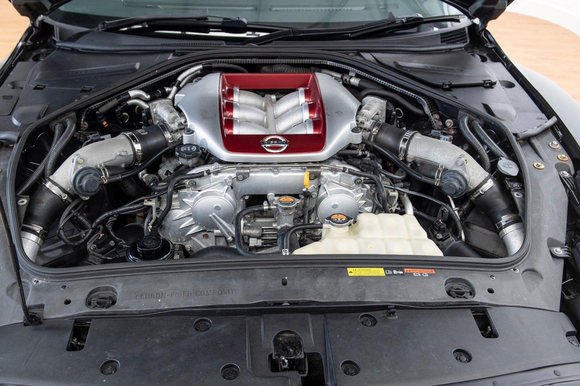 Nissan GT-R view 38