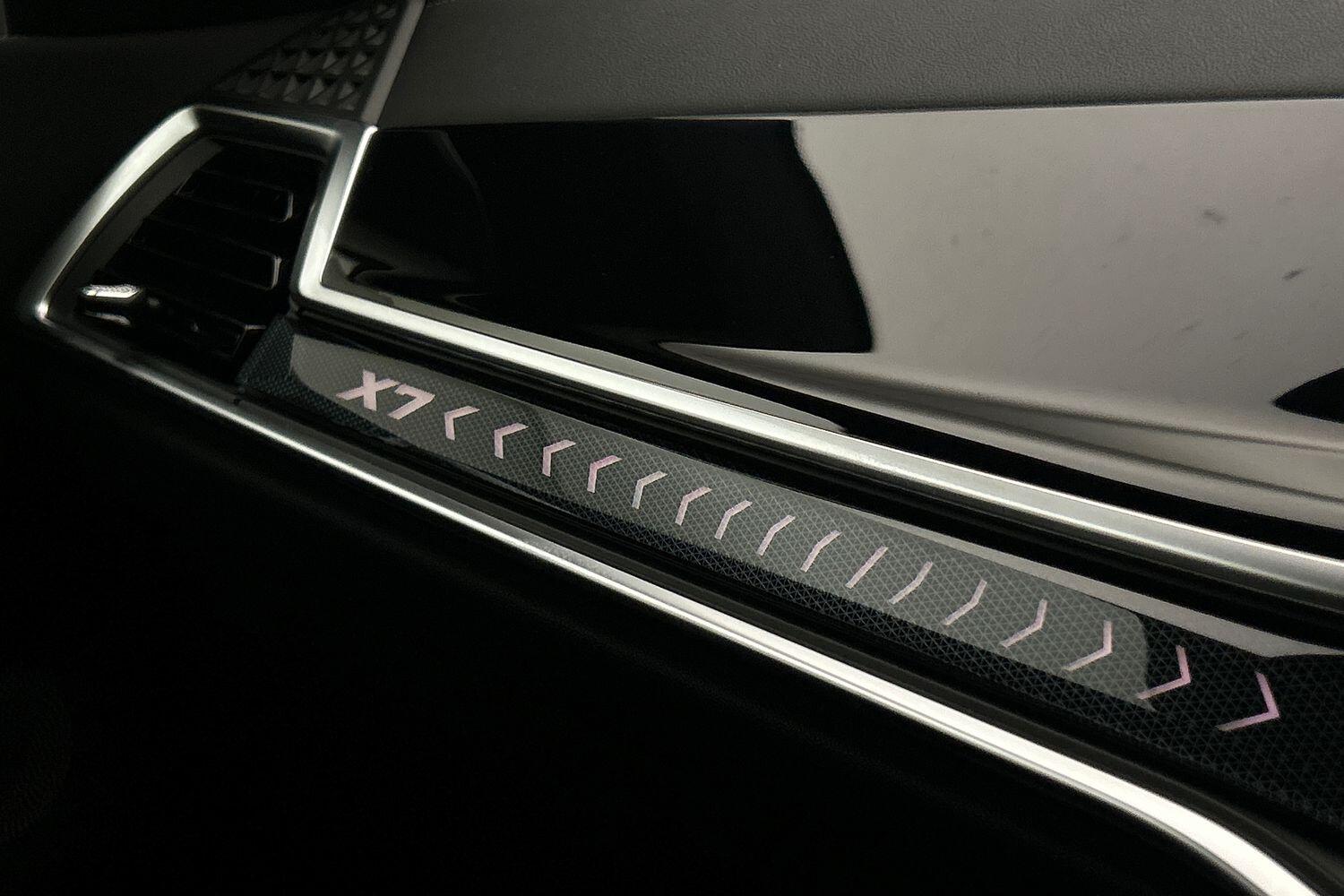 BMW X7 view 25