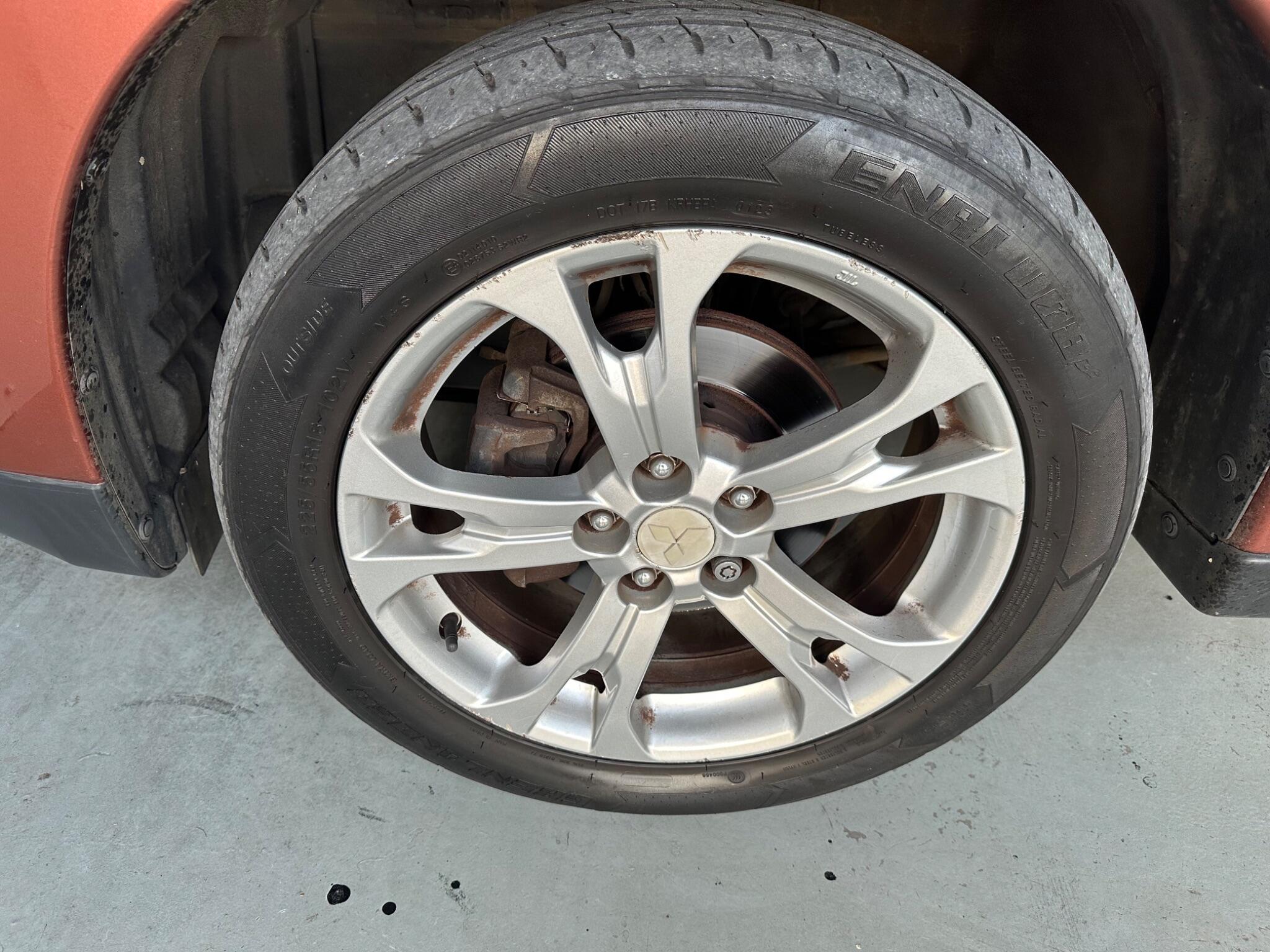 Mitsubishi Outlander view 50