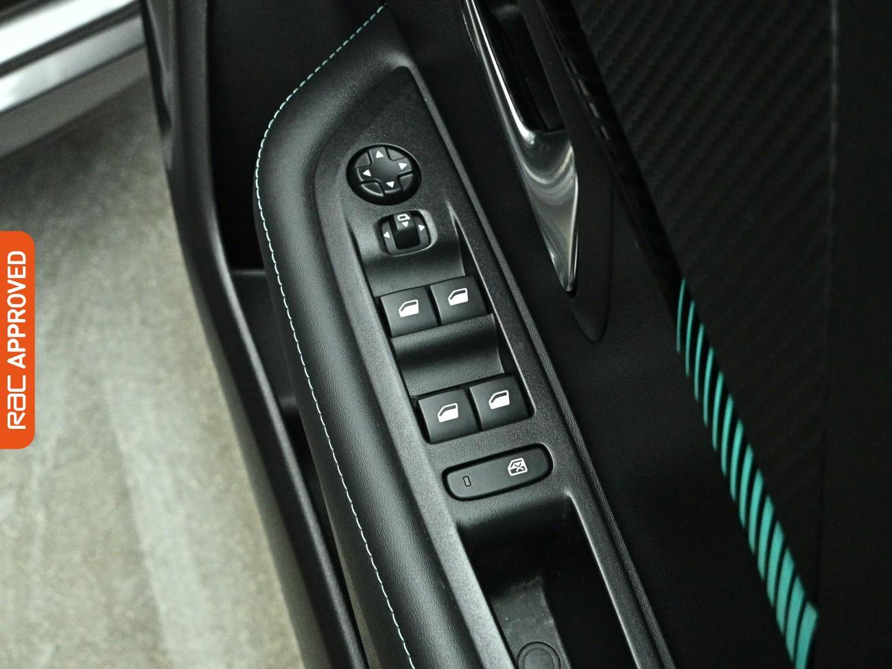 Peugeot 208 view 29