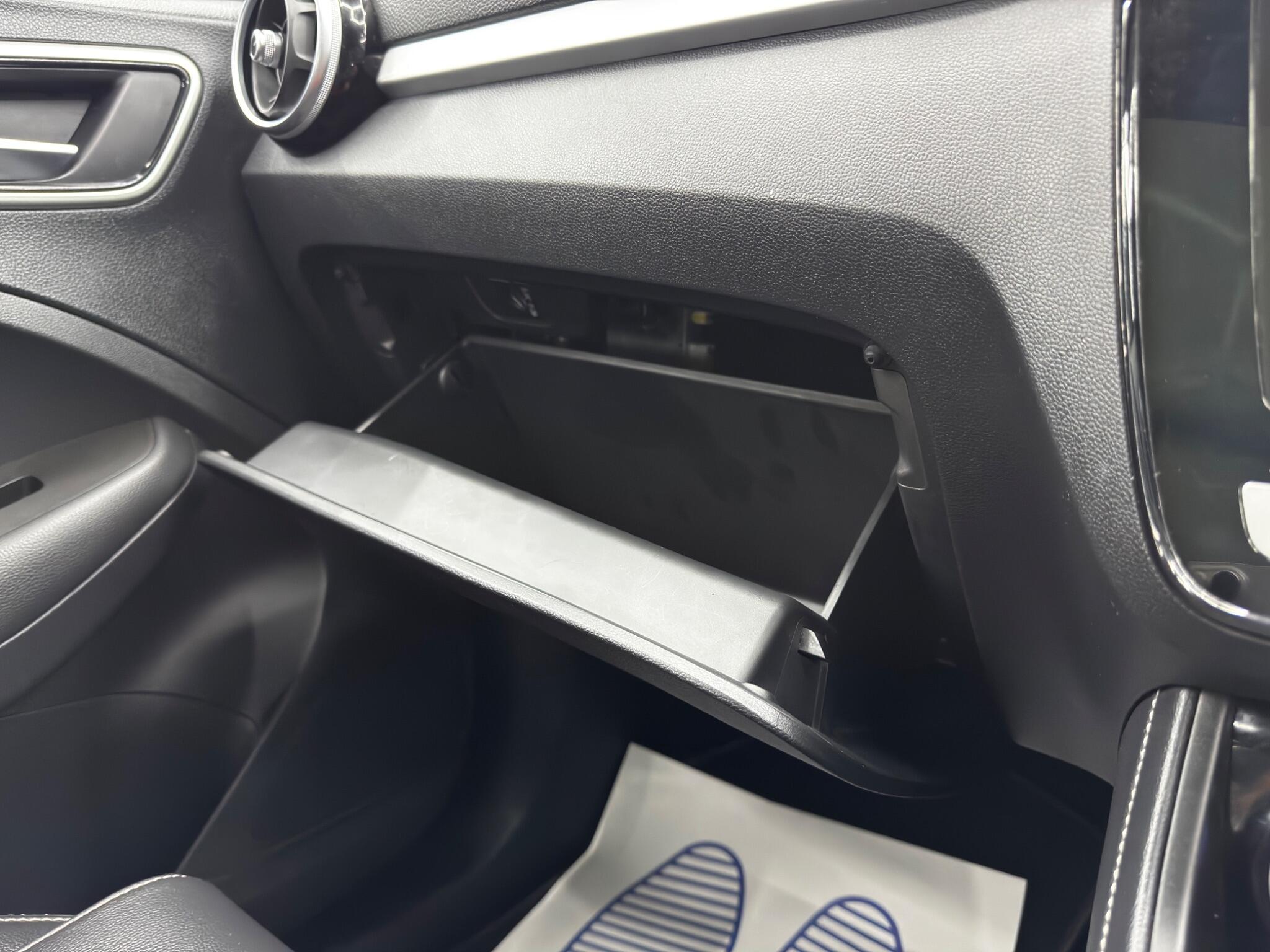 MG ZS view 32