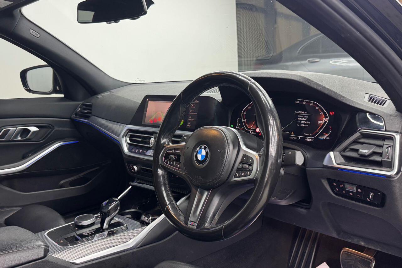 BMW 3 Series view 16