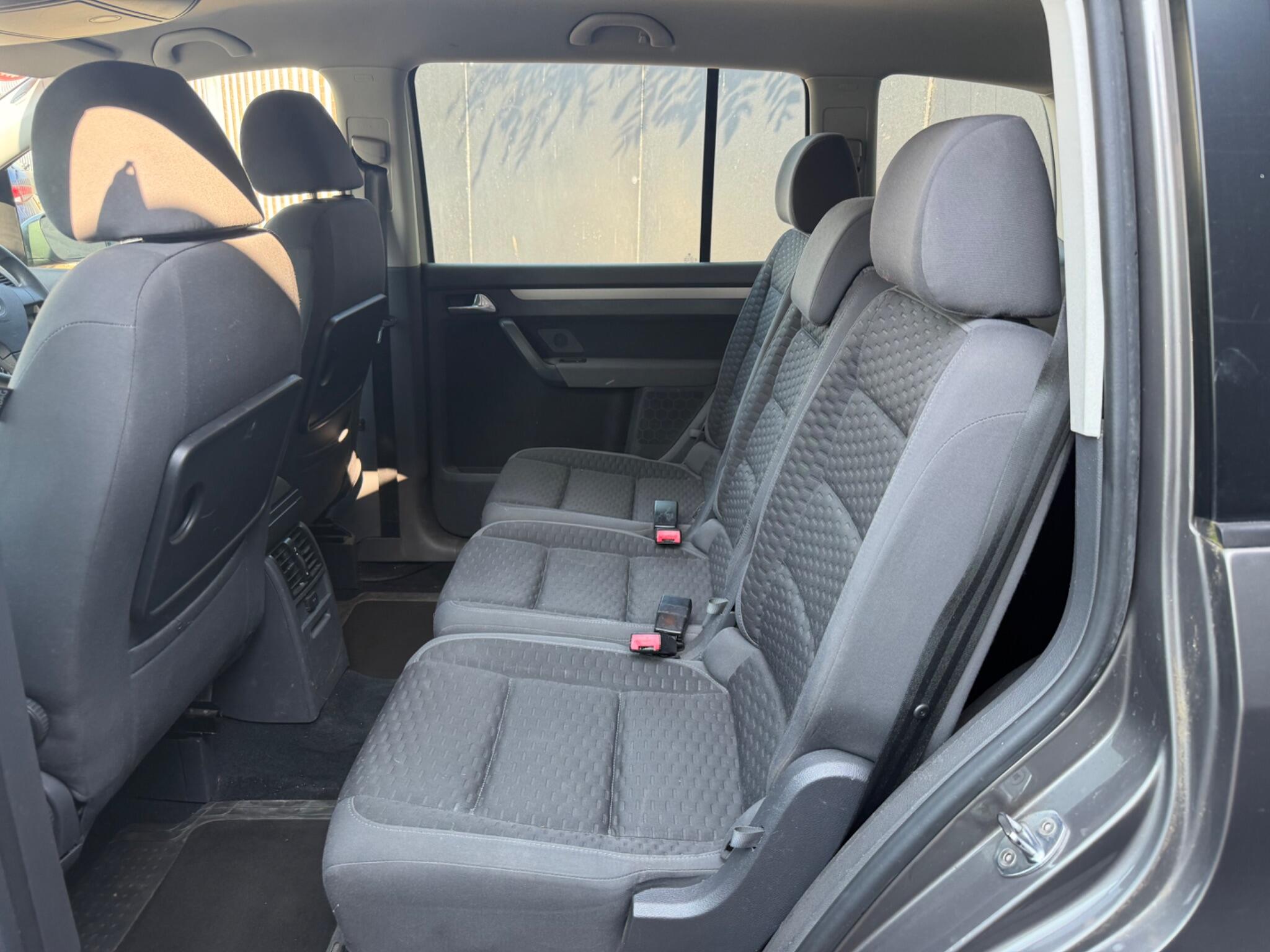 Volkswagen Touran view 6