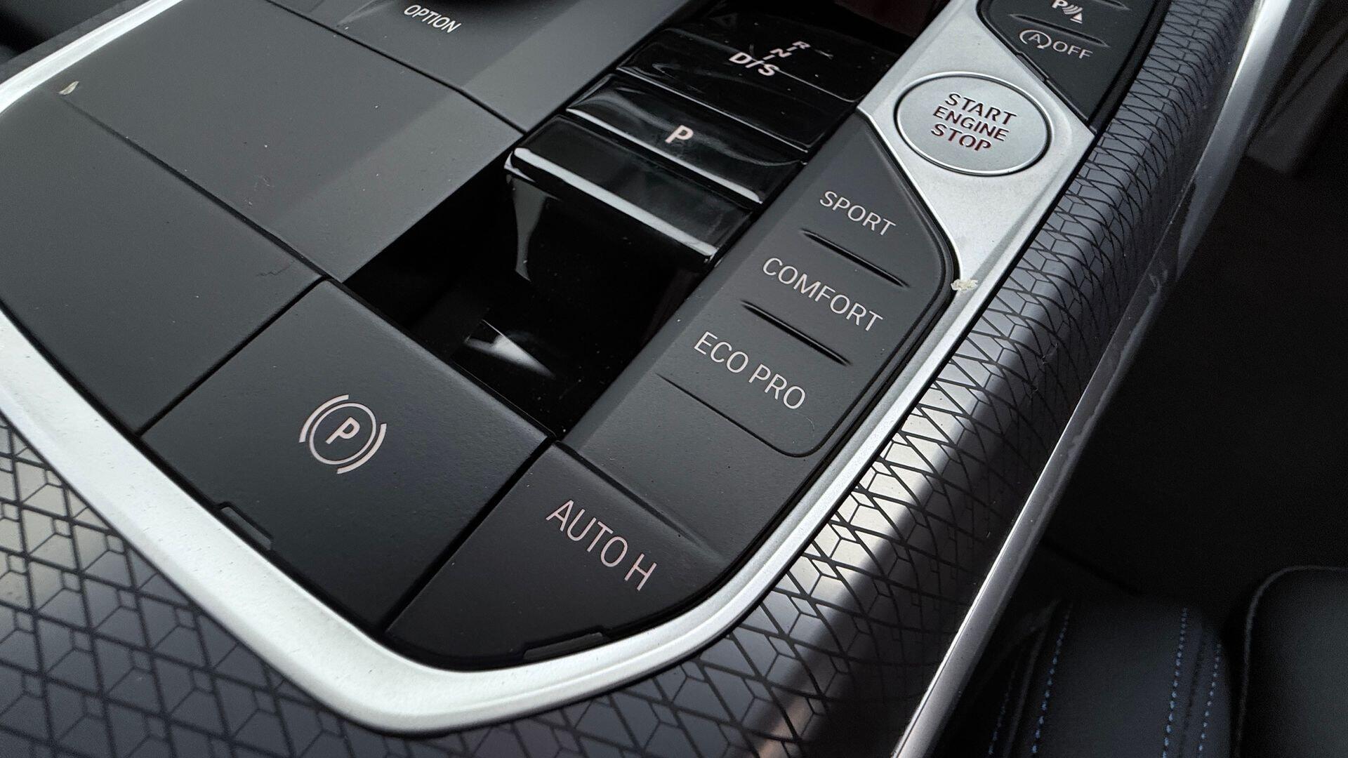 BMW 3 Series view 19