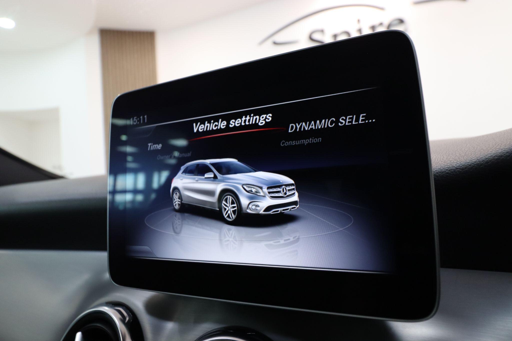 Mercedes-Benz Gla view 27