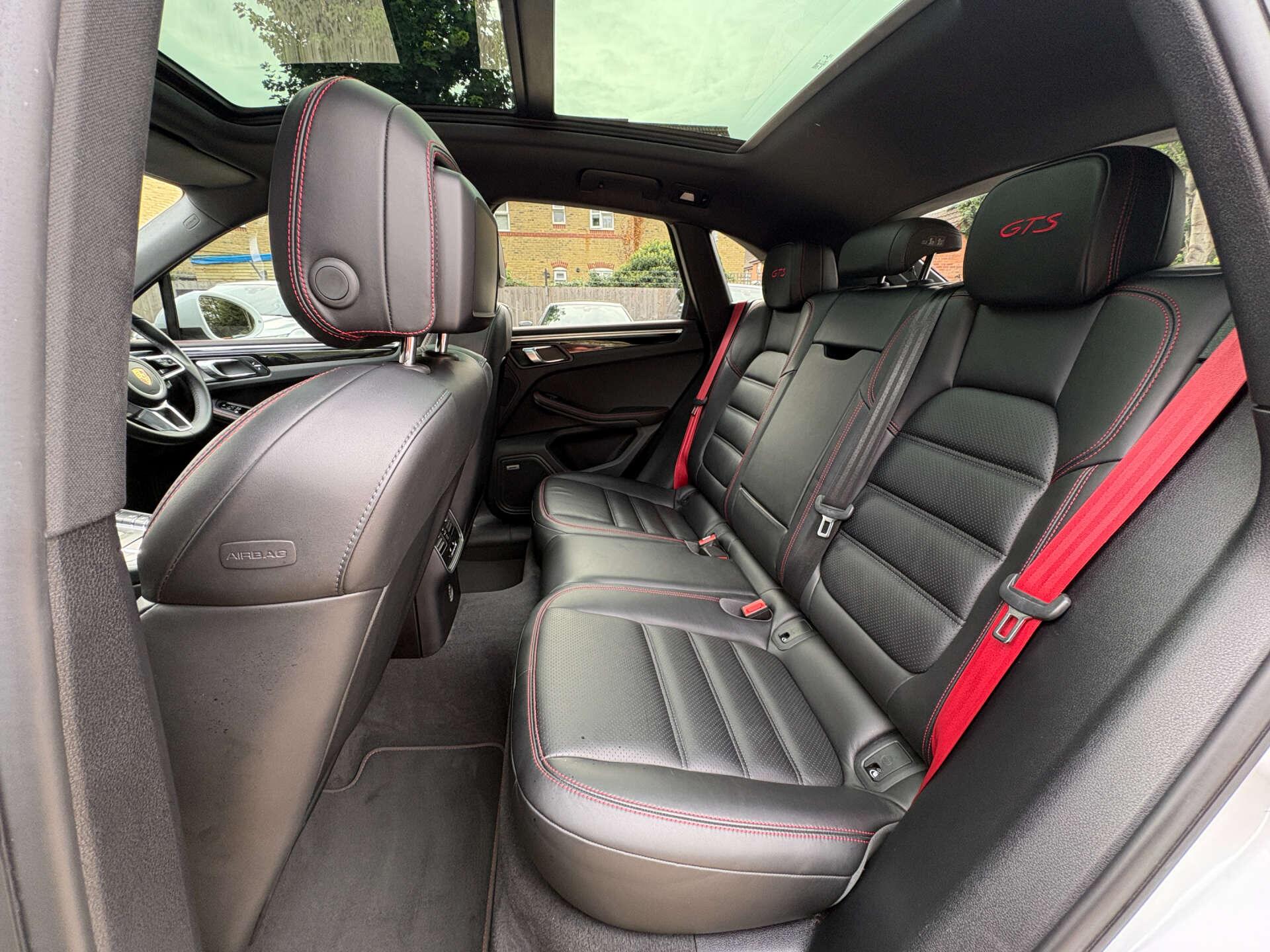 Porsche Macan view 52