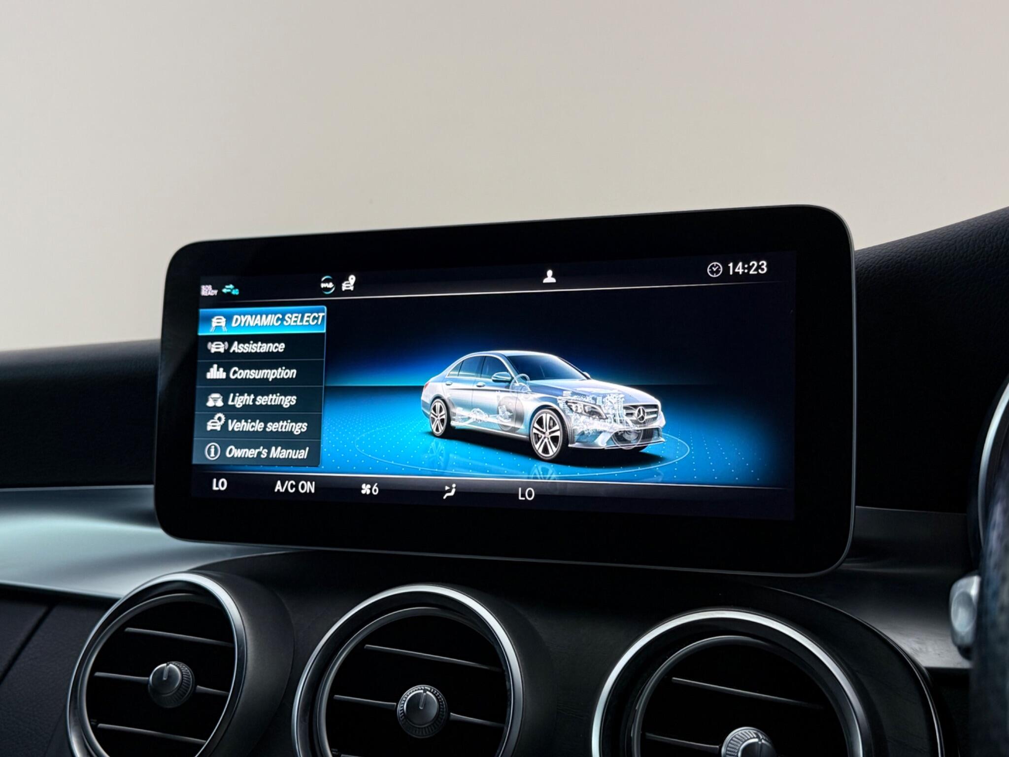Mercedes-Benz C-Class view 23