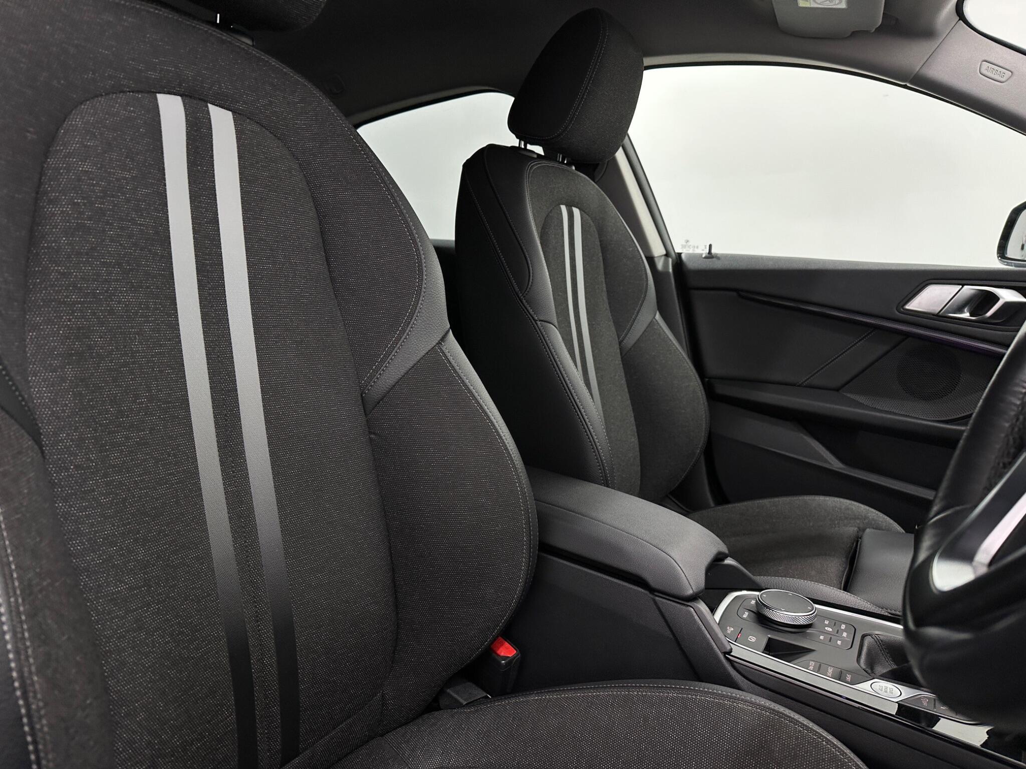 BMW 2 Series view 32