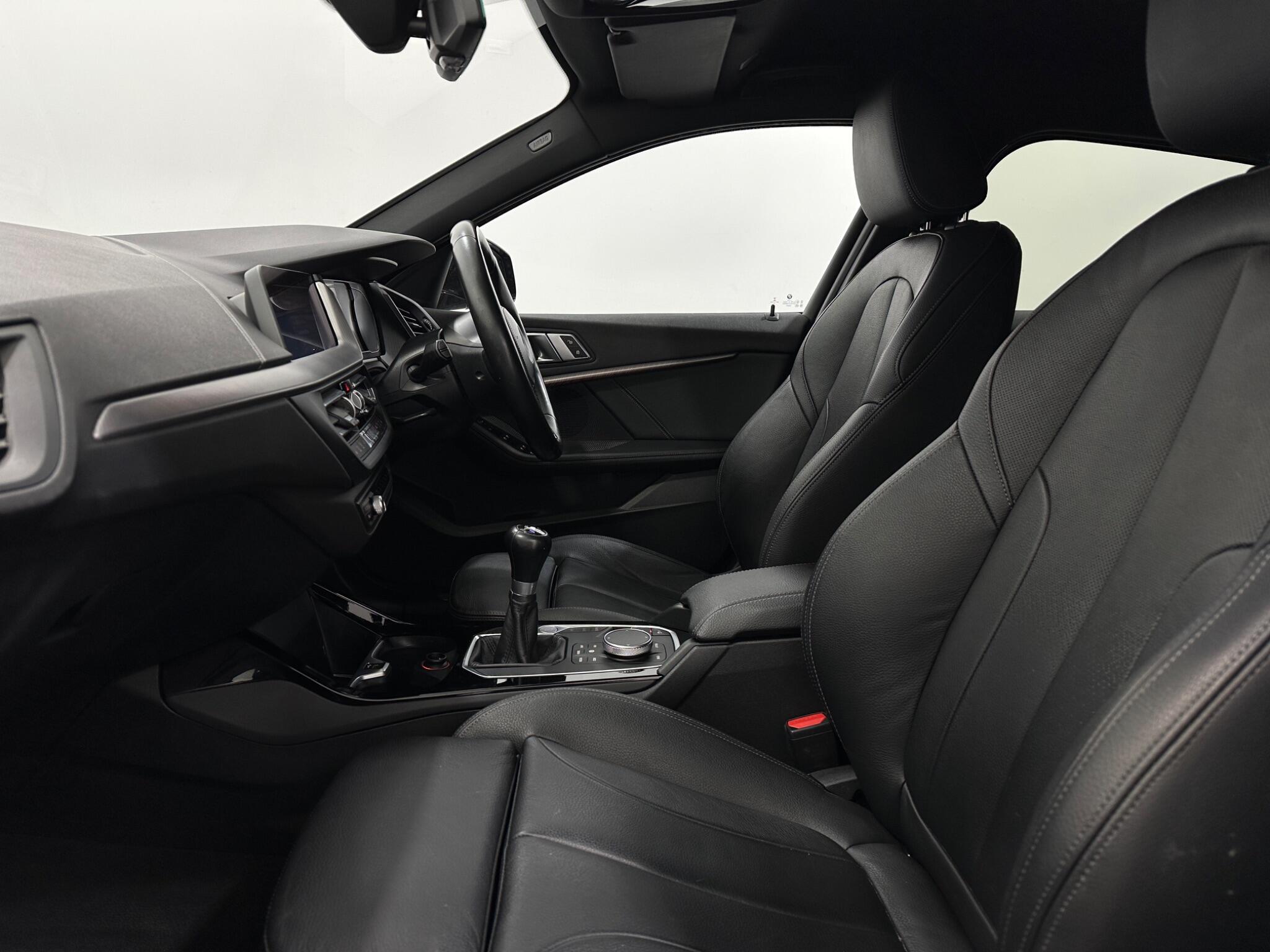 BMW 1 Series view 37