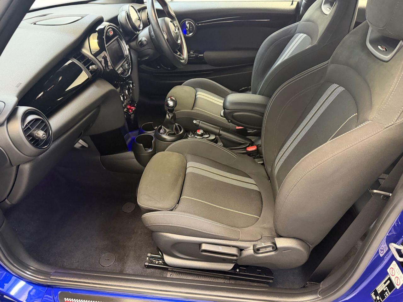 Mini Cooper view 16