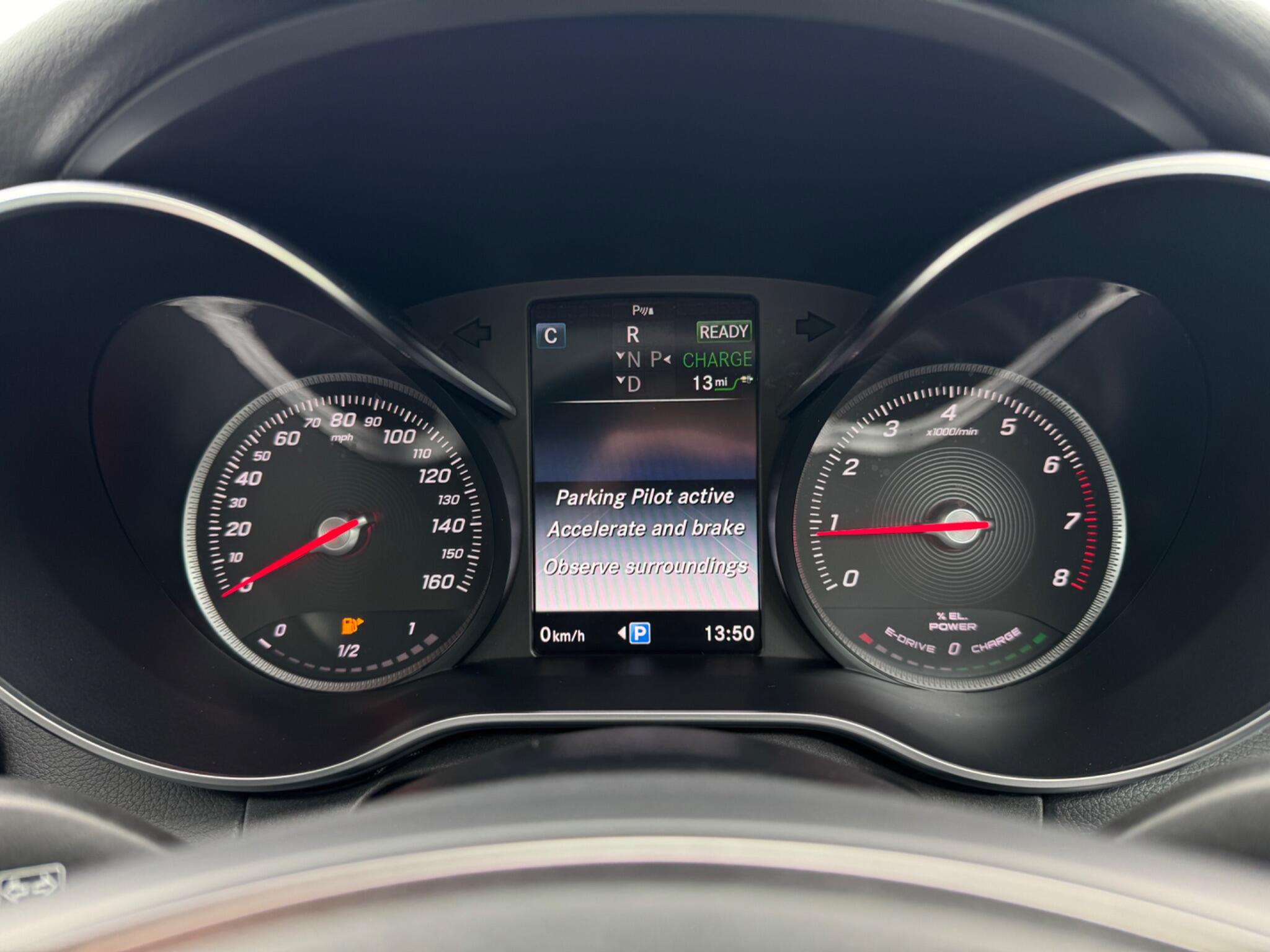 Mercedes-Benz C-Class view 33
