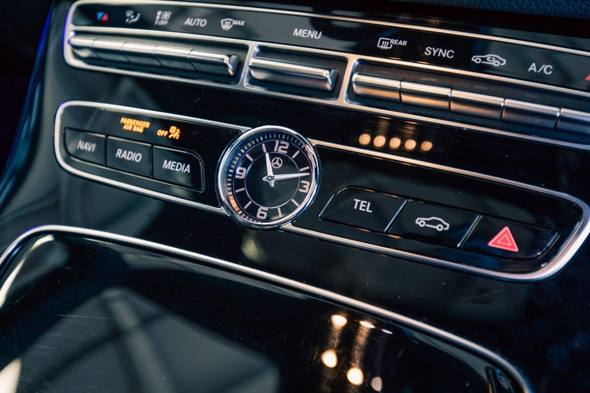 Mercedes-Benz E-Class view 19
