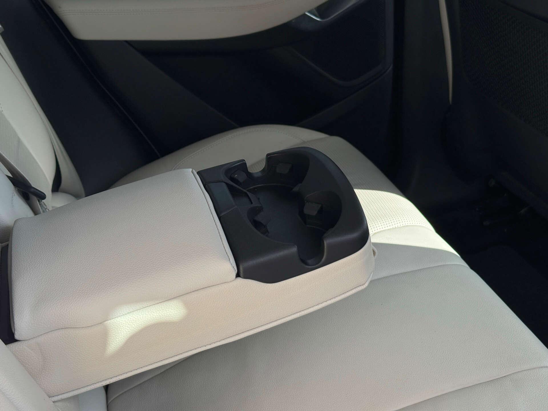 Jaguar E-Pace view 32