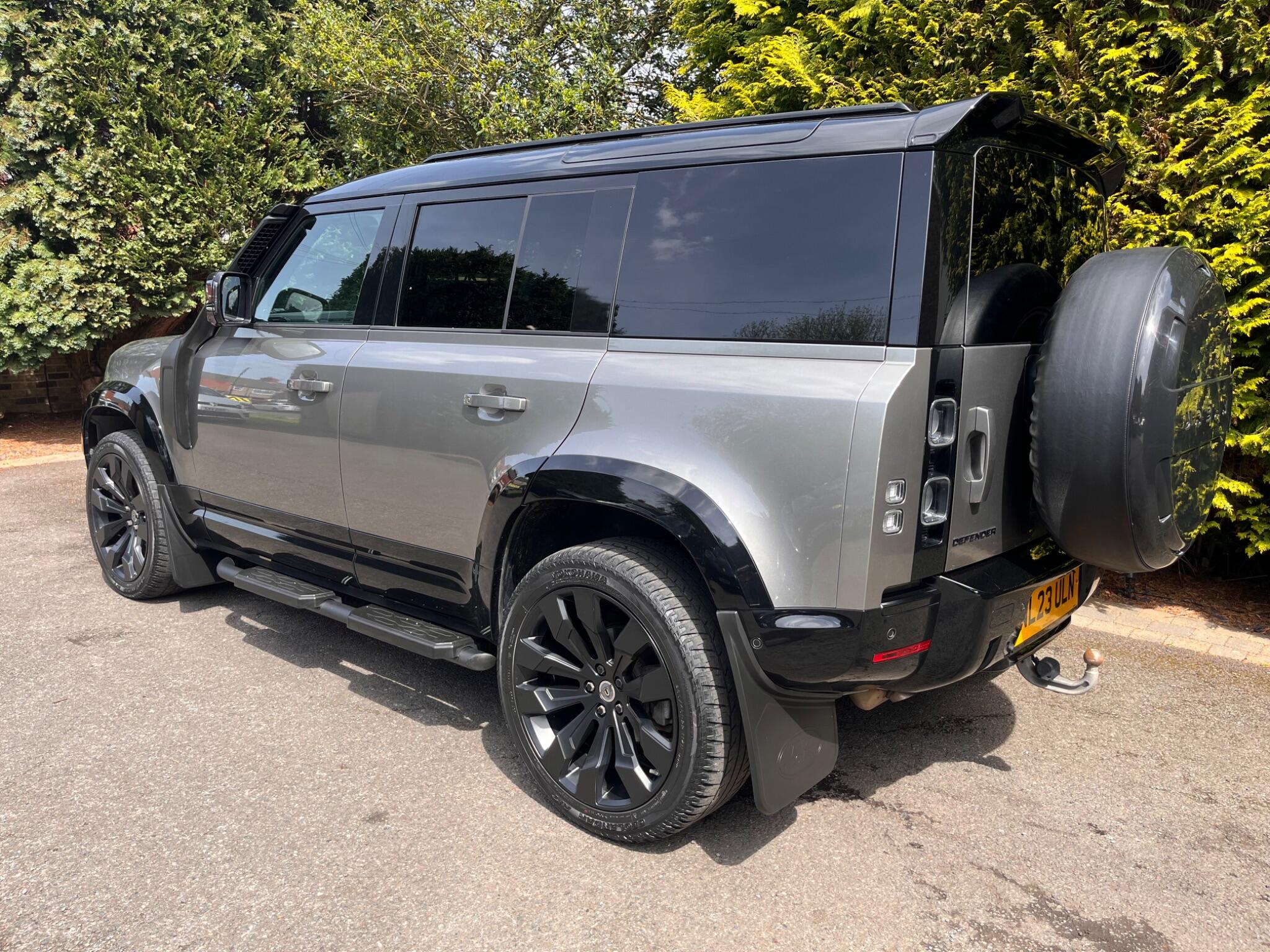 Land Rover Defender view 11
