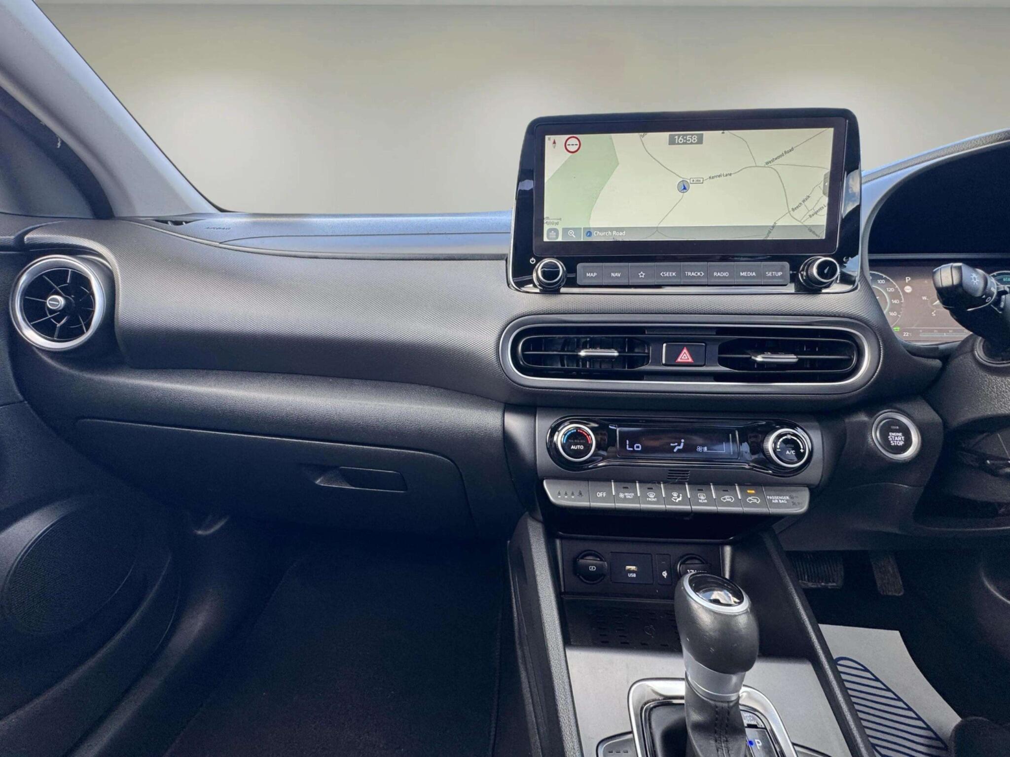 Hyundai Kona view 70