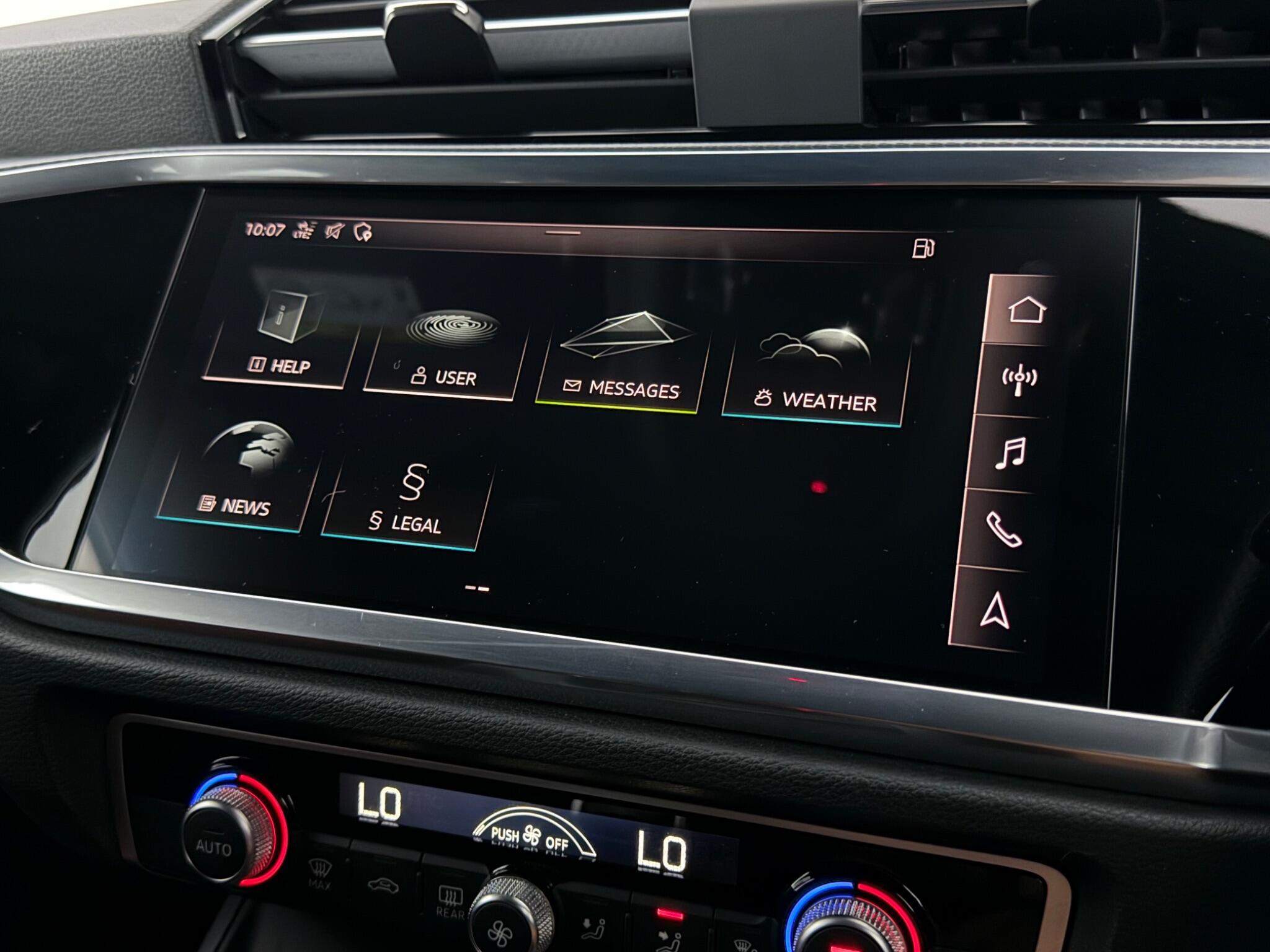 Audi Q3 view 28