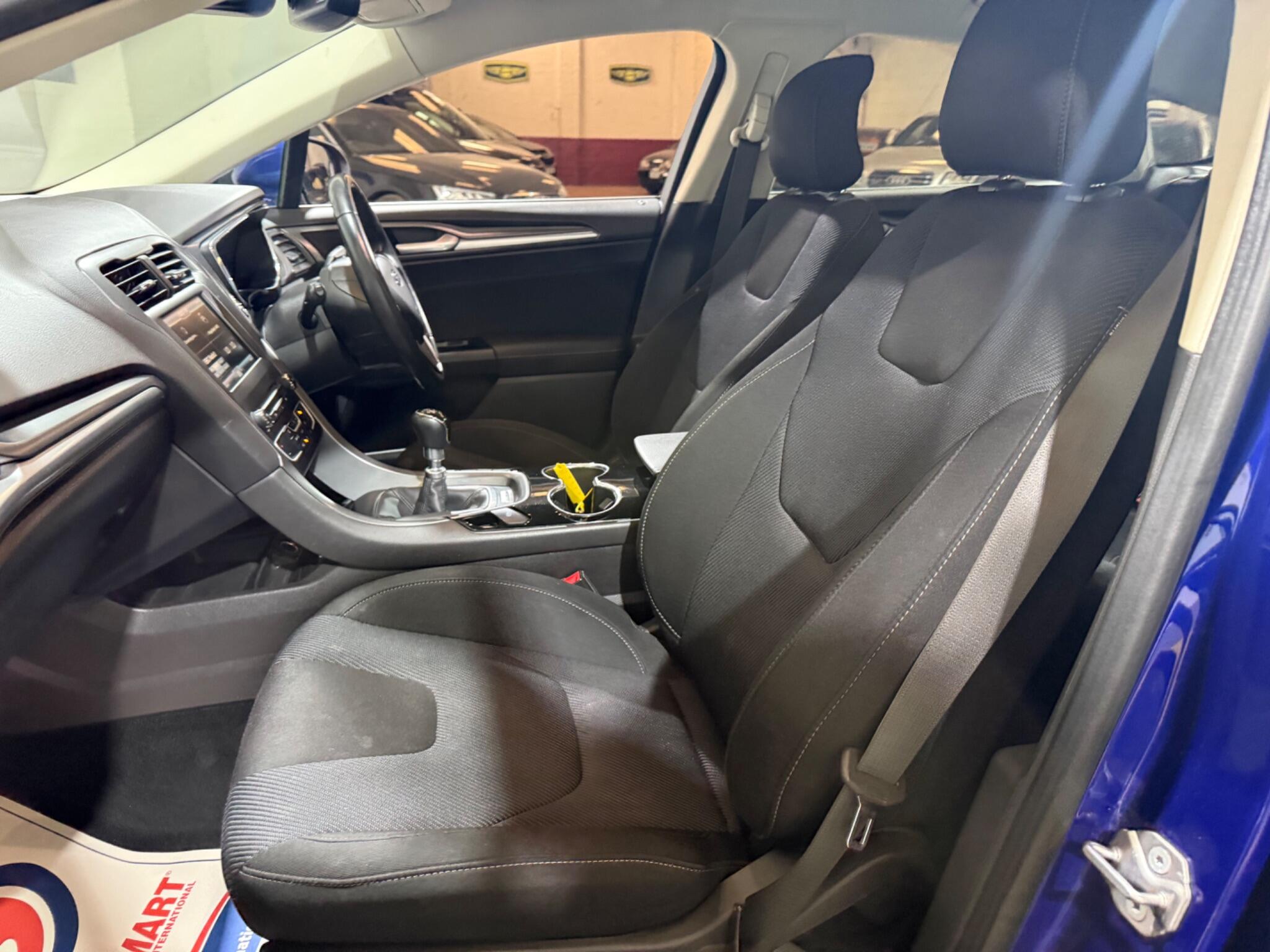 Ford Mondeo view 52