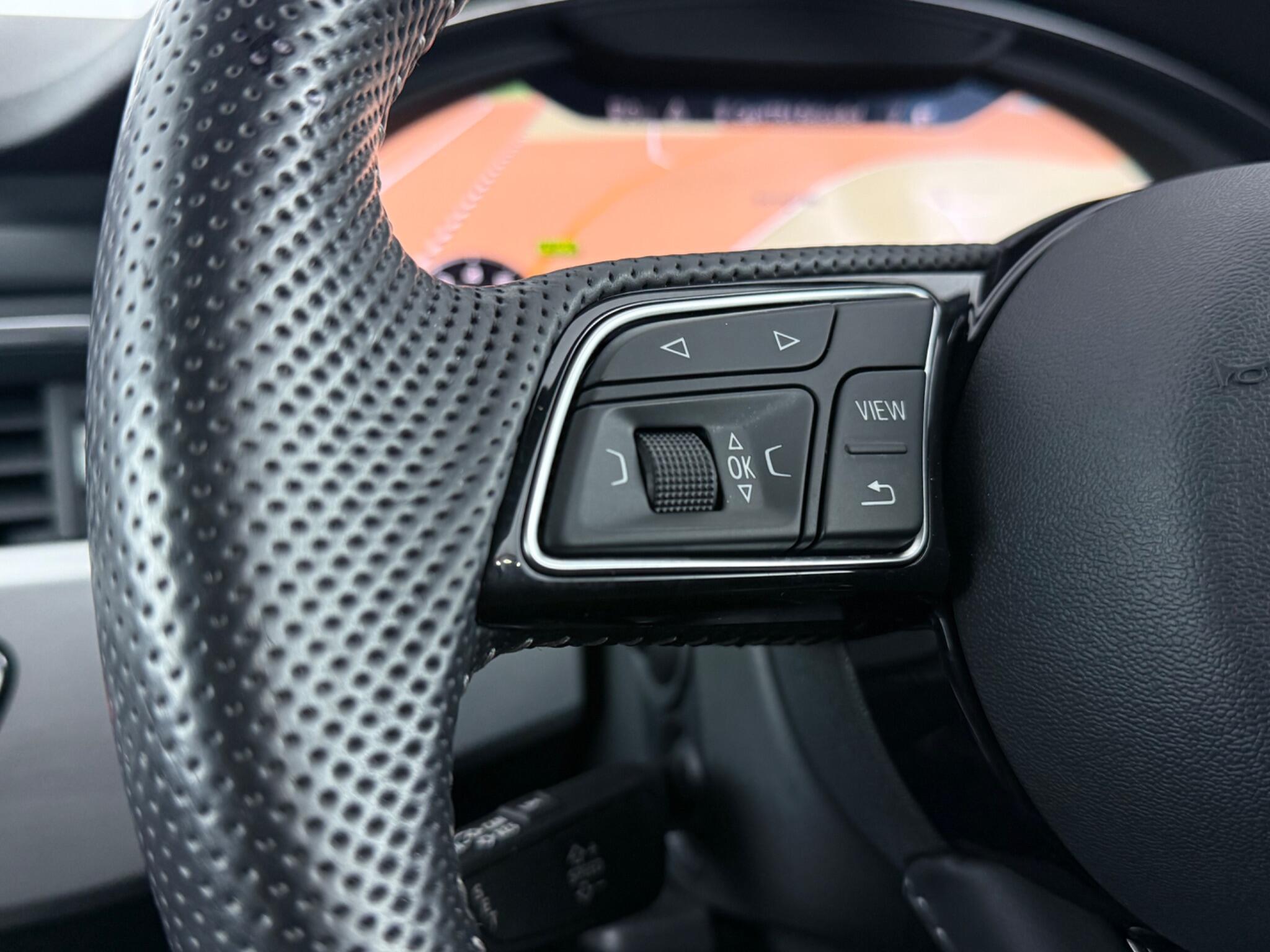 Audi A4 view 14