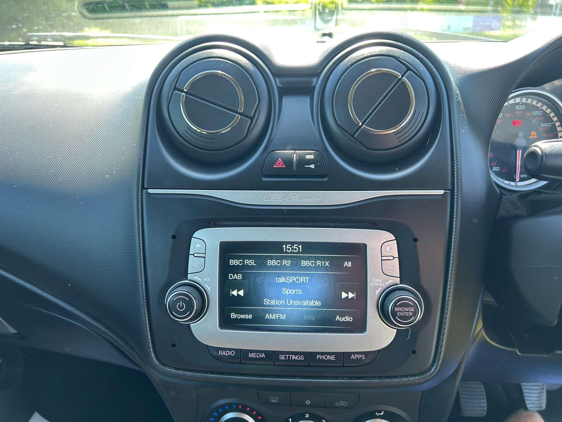 Alfa Romeo Mito view 29