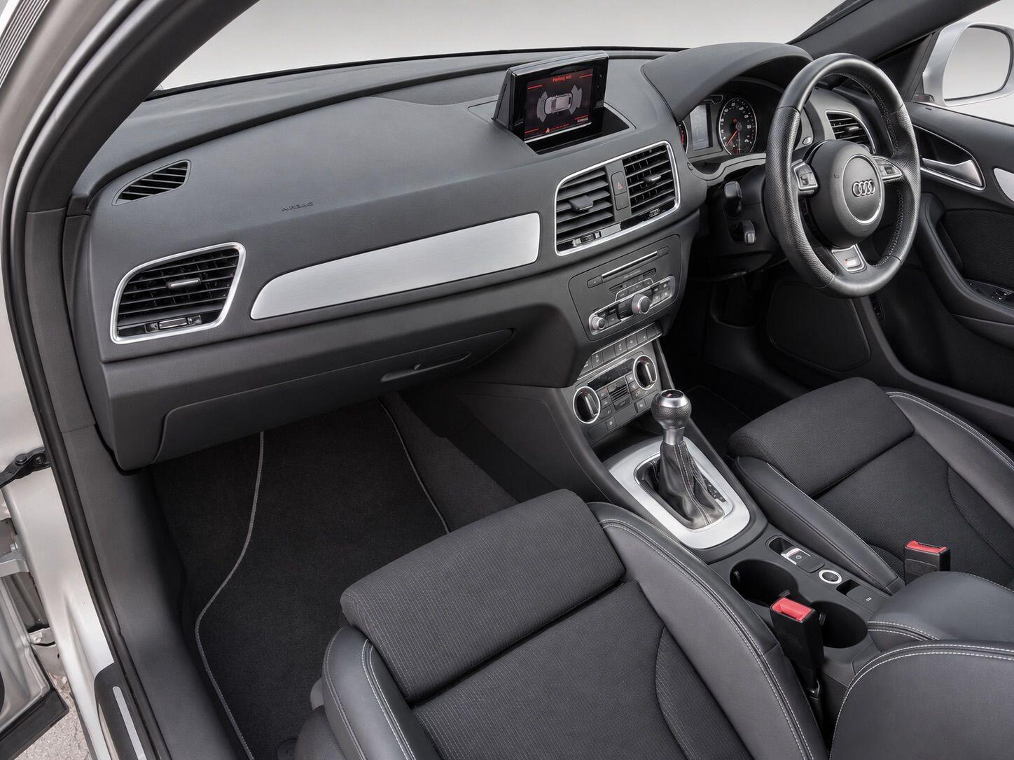 Audi Q3 view 36