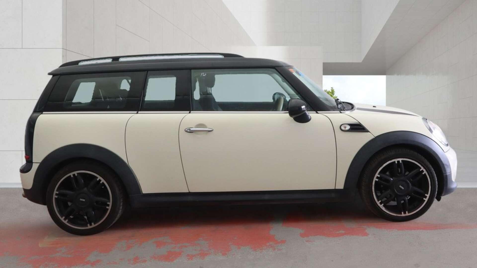 MINI Clubman view 9