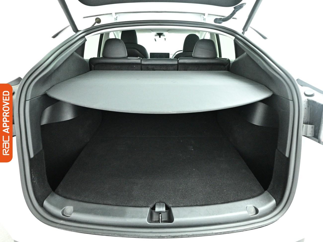 Tesla Model Y view 26