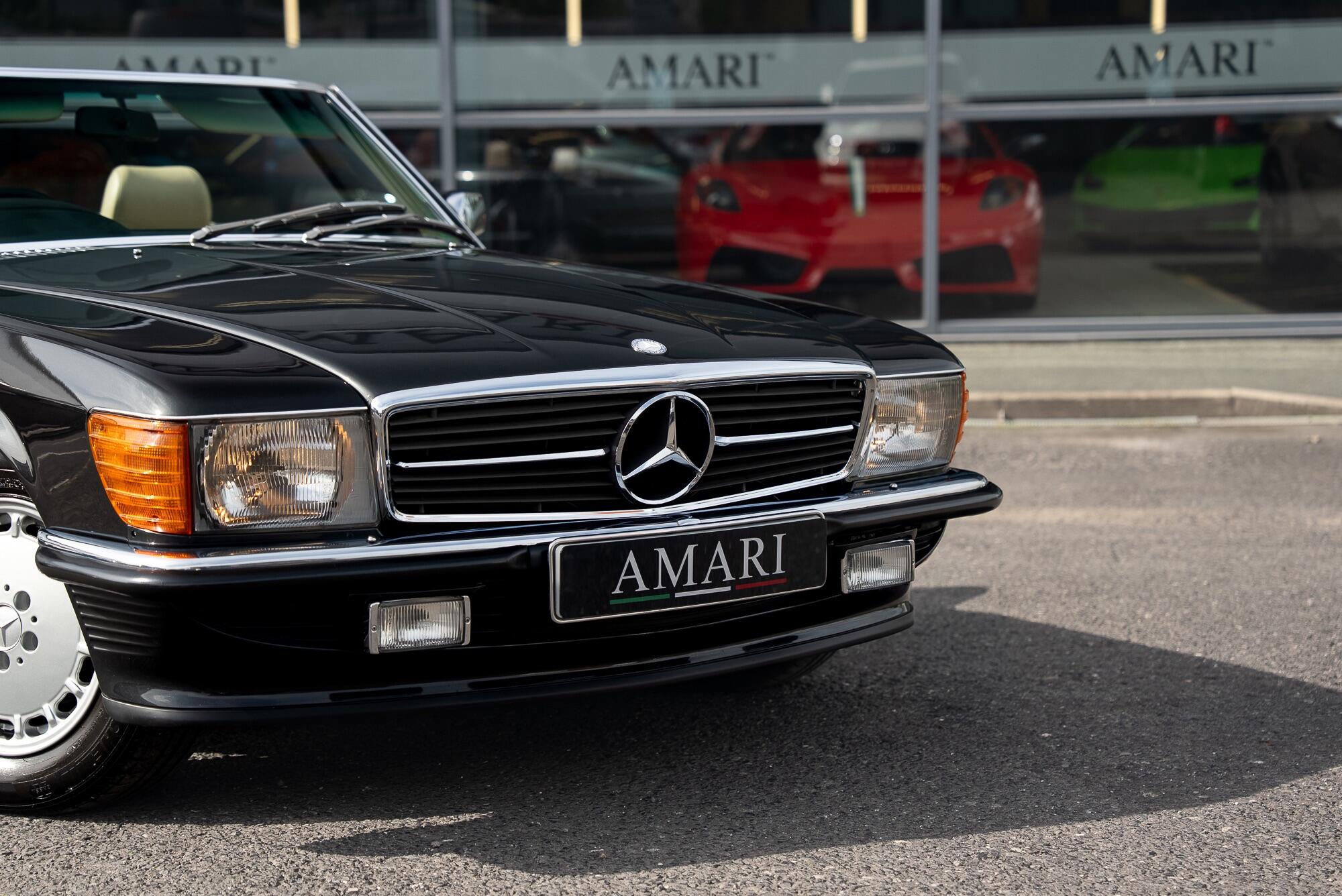 Mercedes-Benz 500 SL view 14