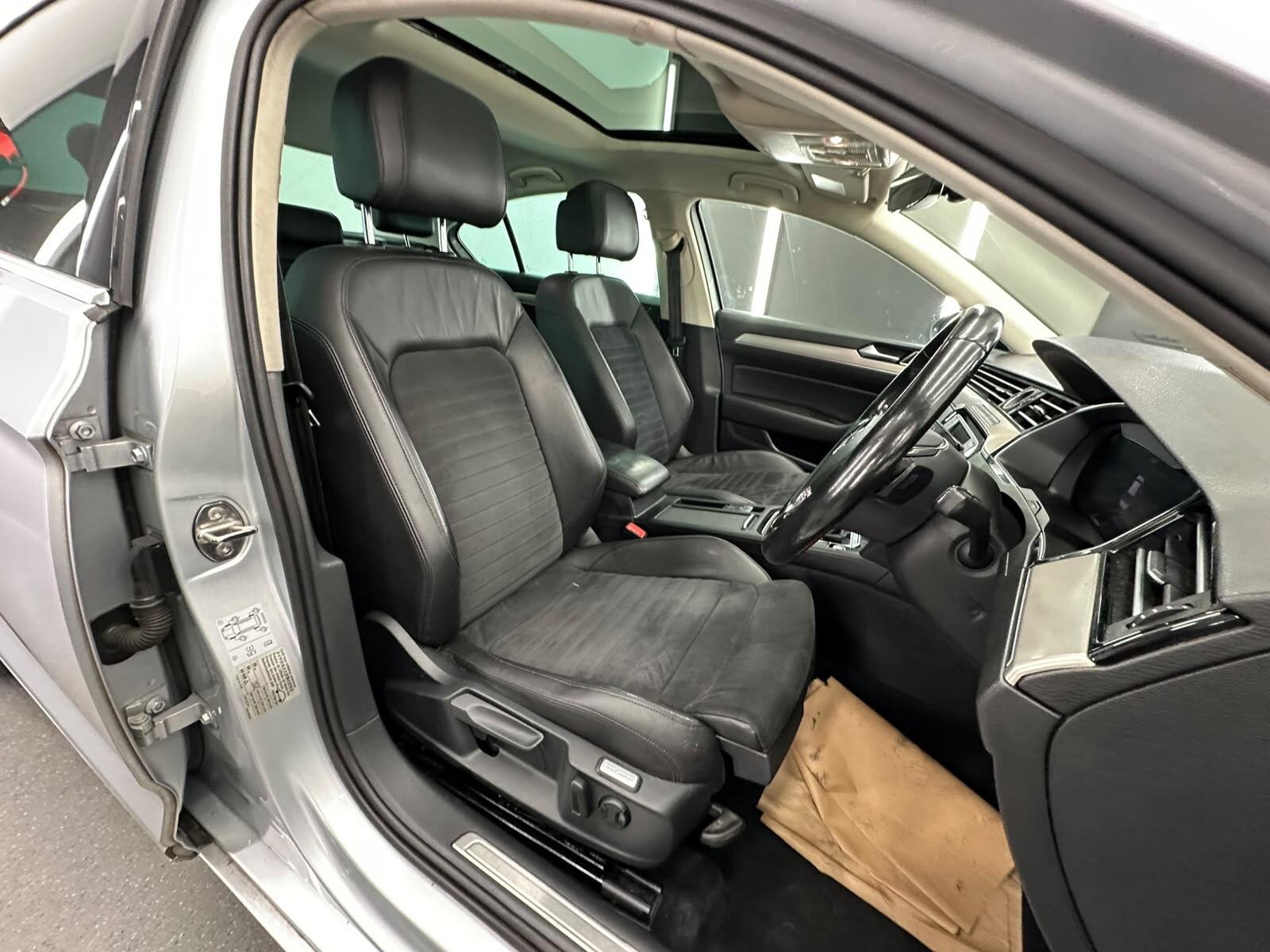 Volkswagen Passat view 27
