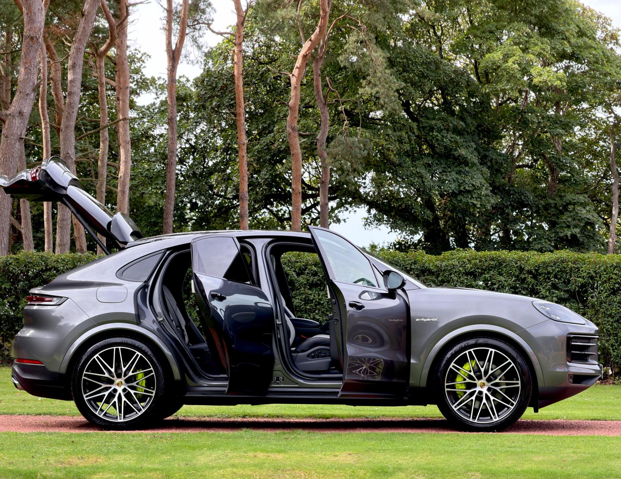 Porsche Cayenne view 22