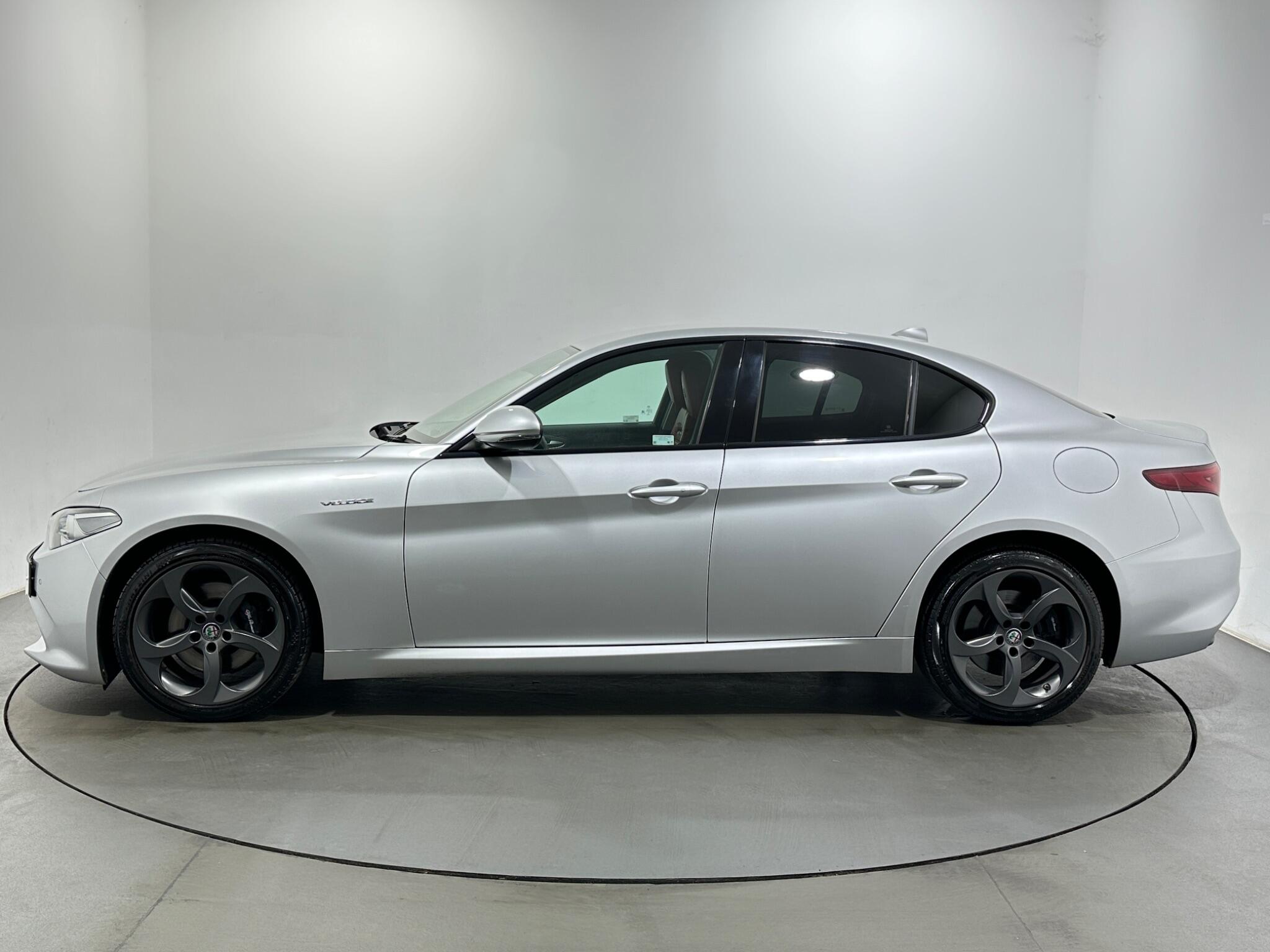 Alfa Romeo Giulia view 5