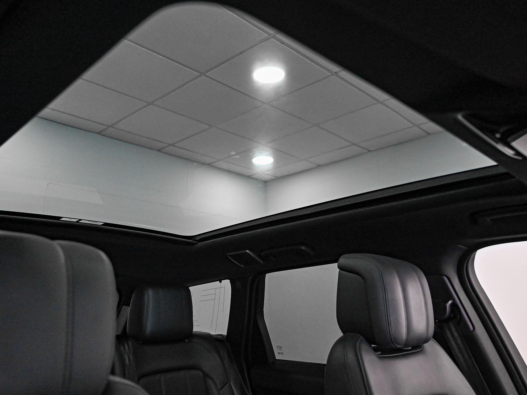Land Rover Range Rover Sport view 4