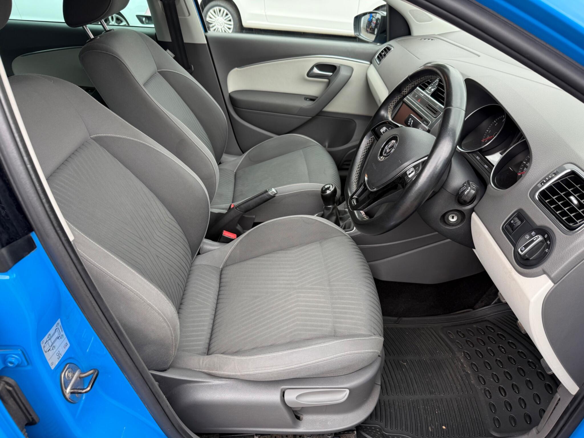 Volkswagen Polo view 17
