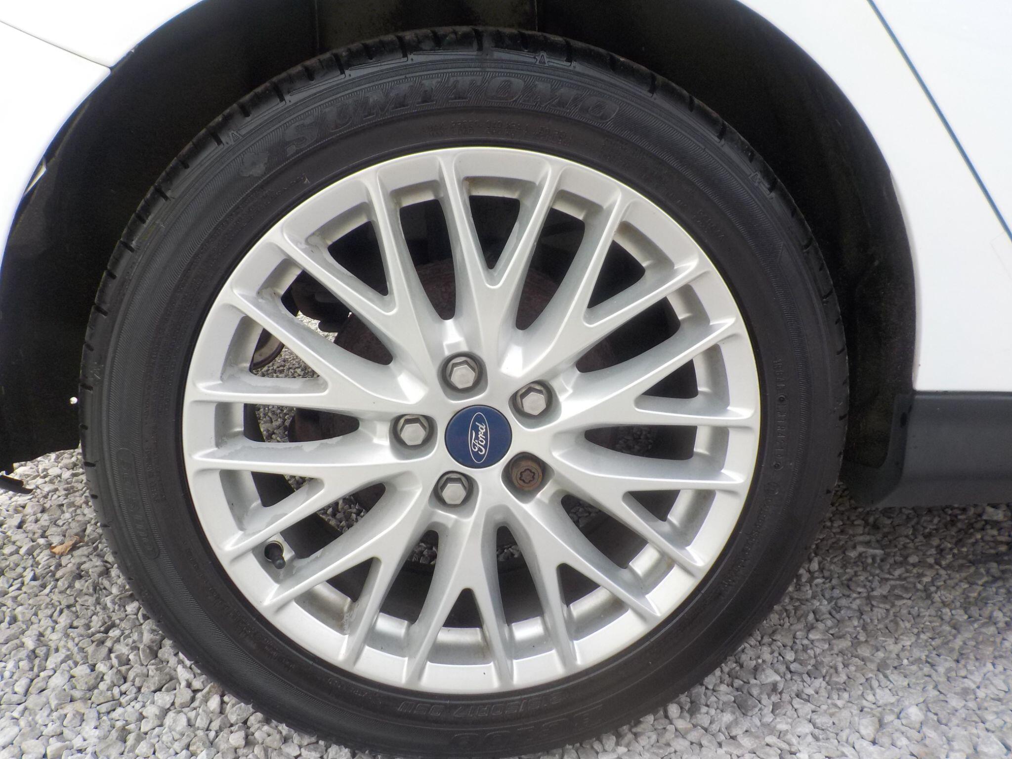 Ford Focus 1.6 Zetec Euro 5 5dr