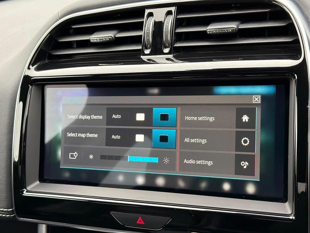Jaguar XE view 35