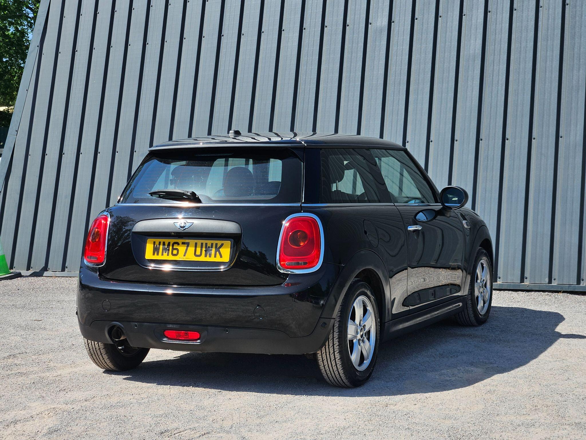 2018 MINI Hatch image 12