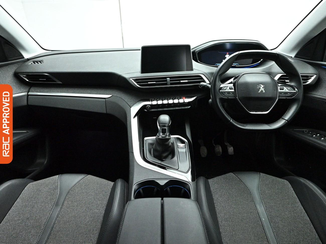 Peugeot 3008 view 2