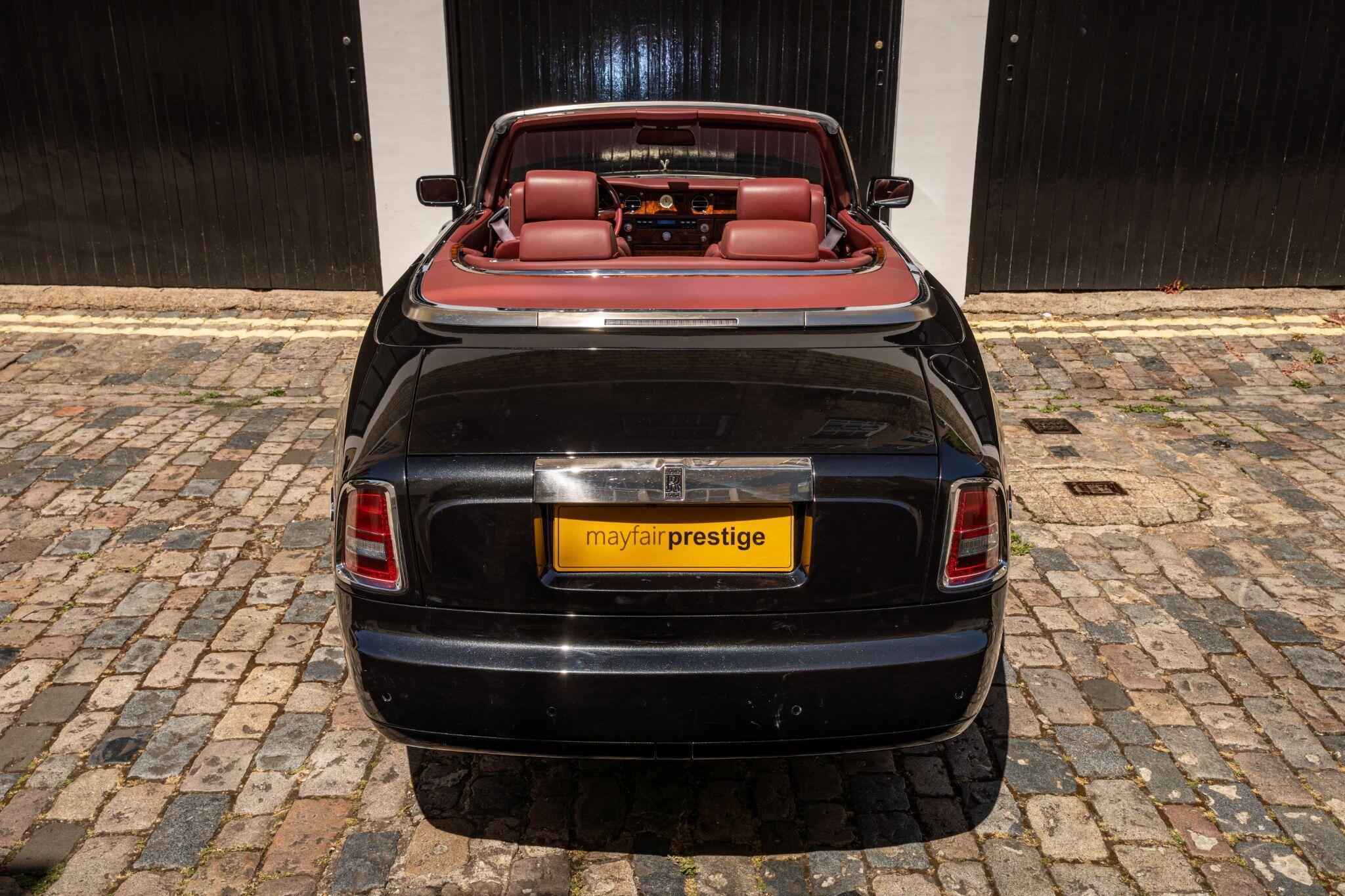 Rolls-Royce Phantom view 12
