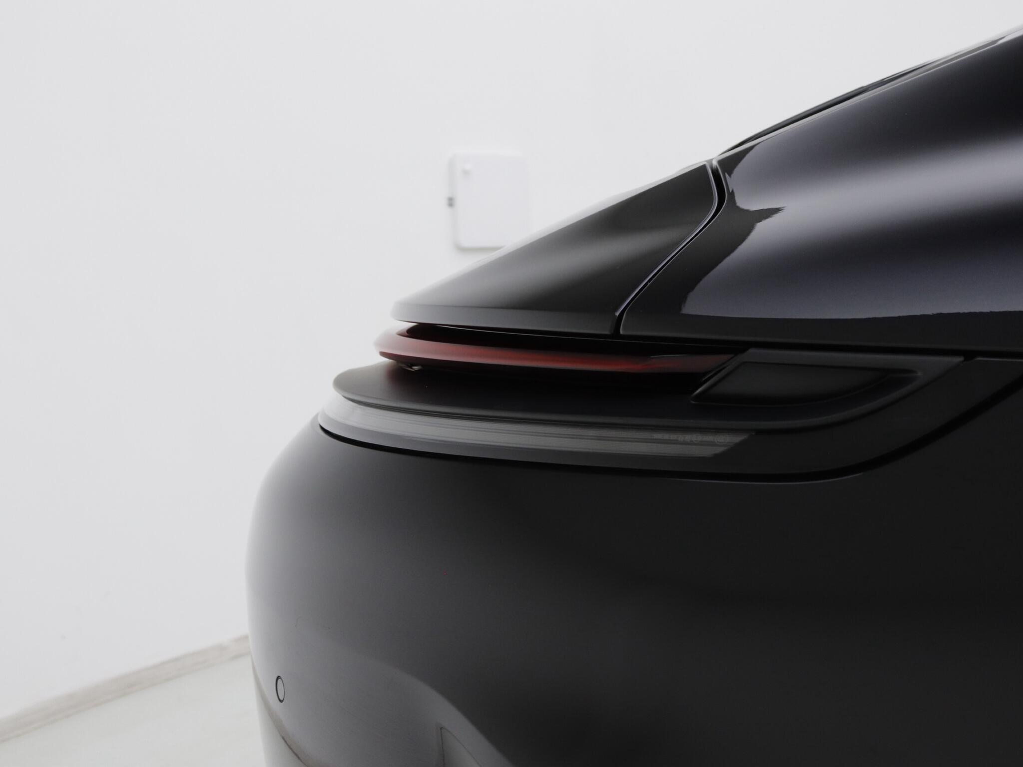 Porsche 911 view 31