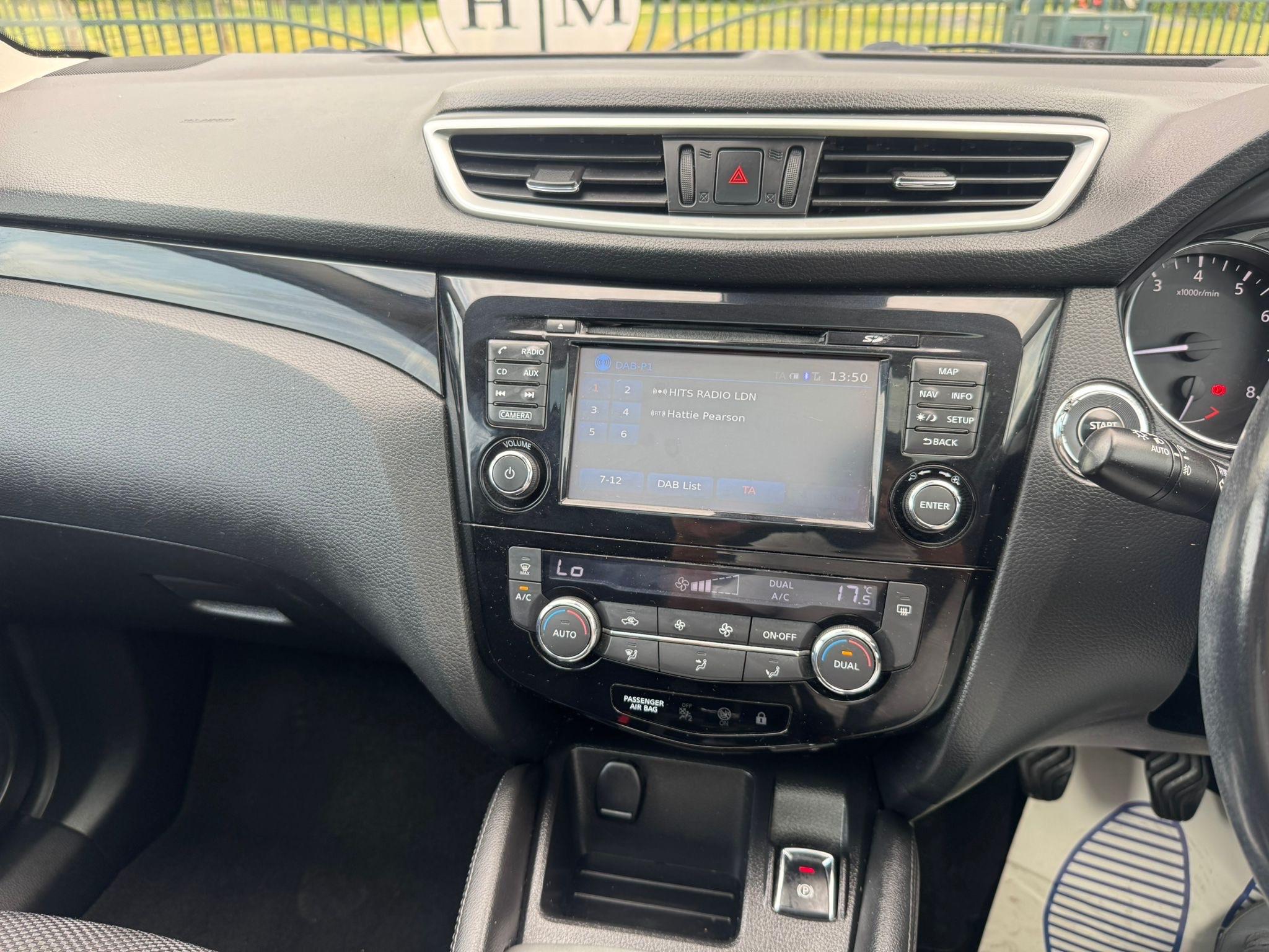 2015 Nissan Qashqai image 21