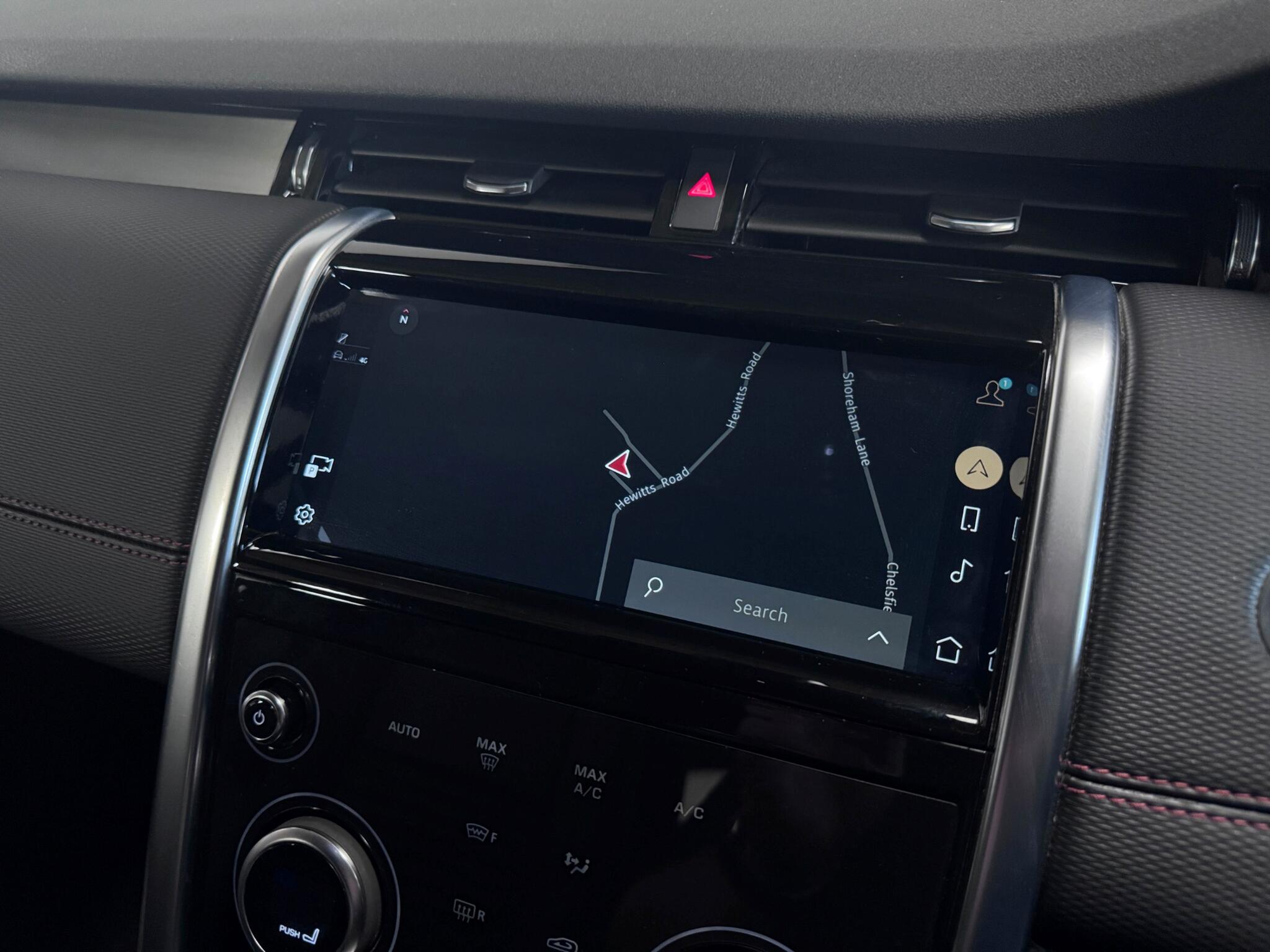 Land Rover Discovery Sport view 37