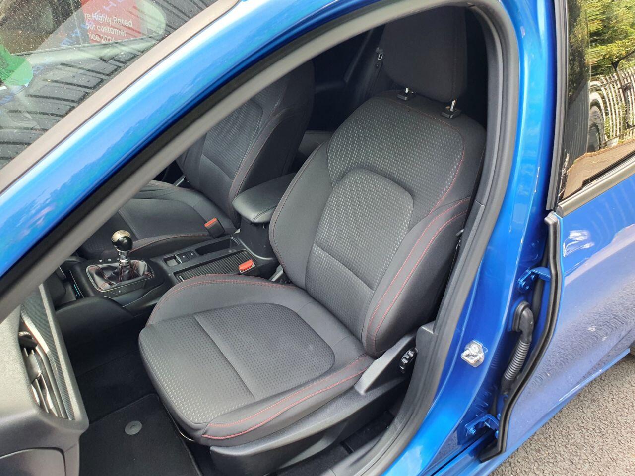 Ford Focus view 27