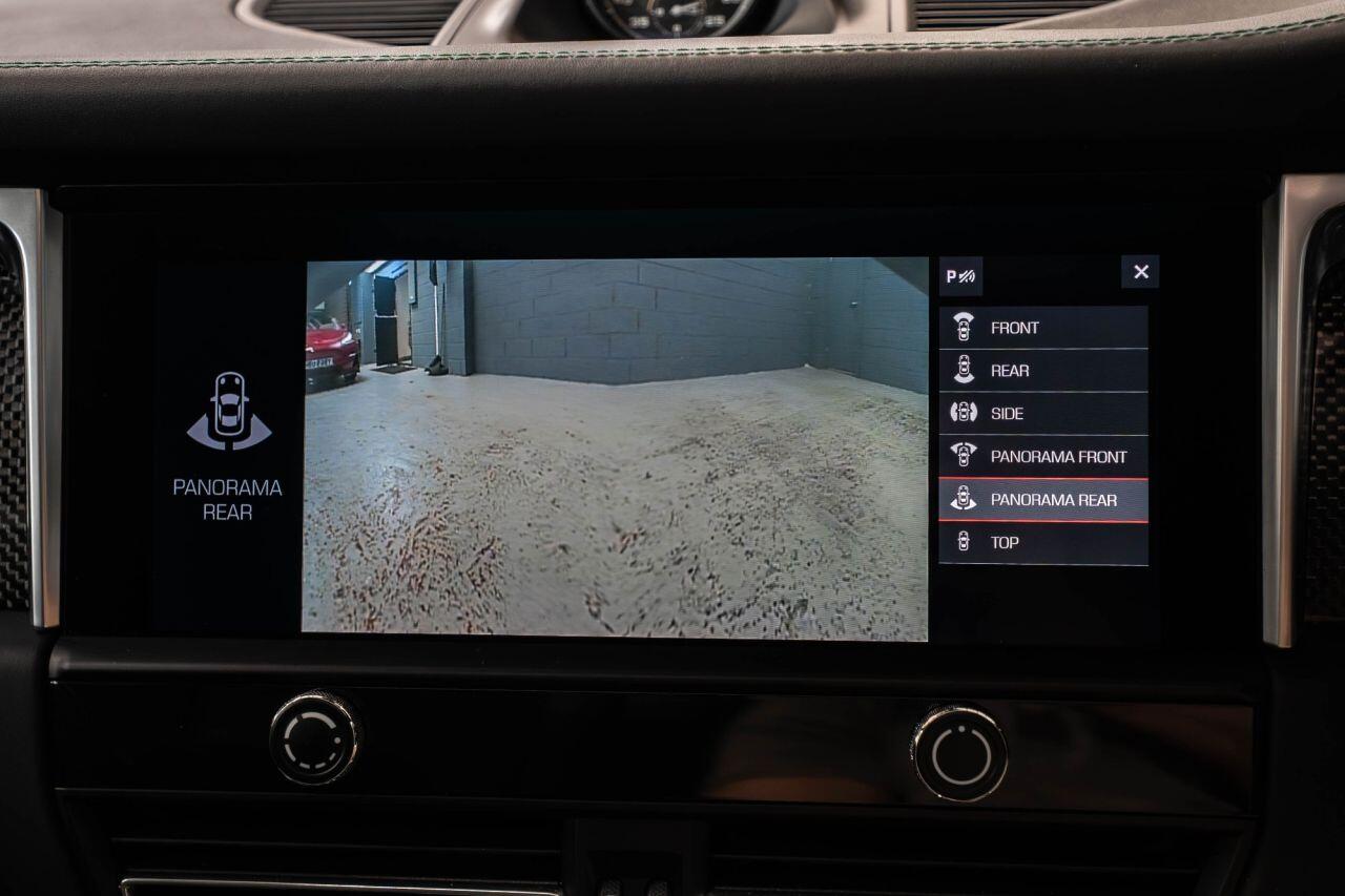Porsche Macan view 55