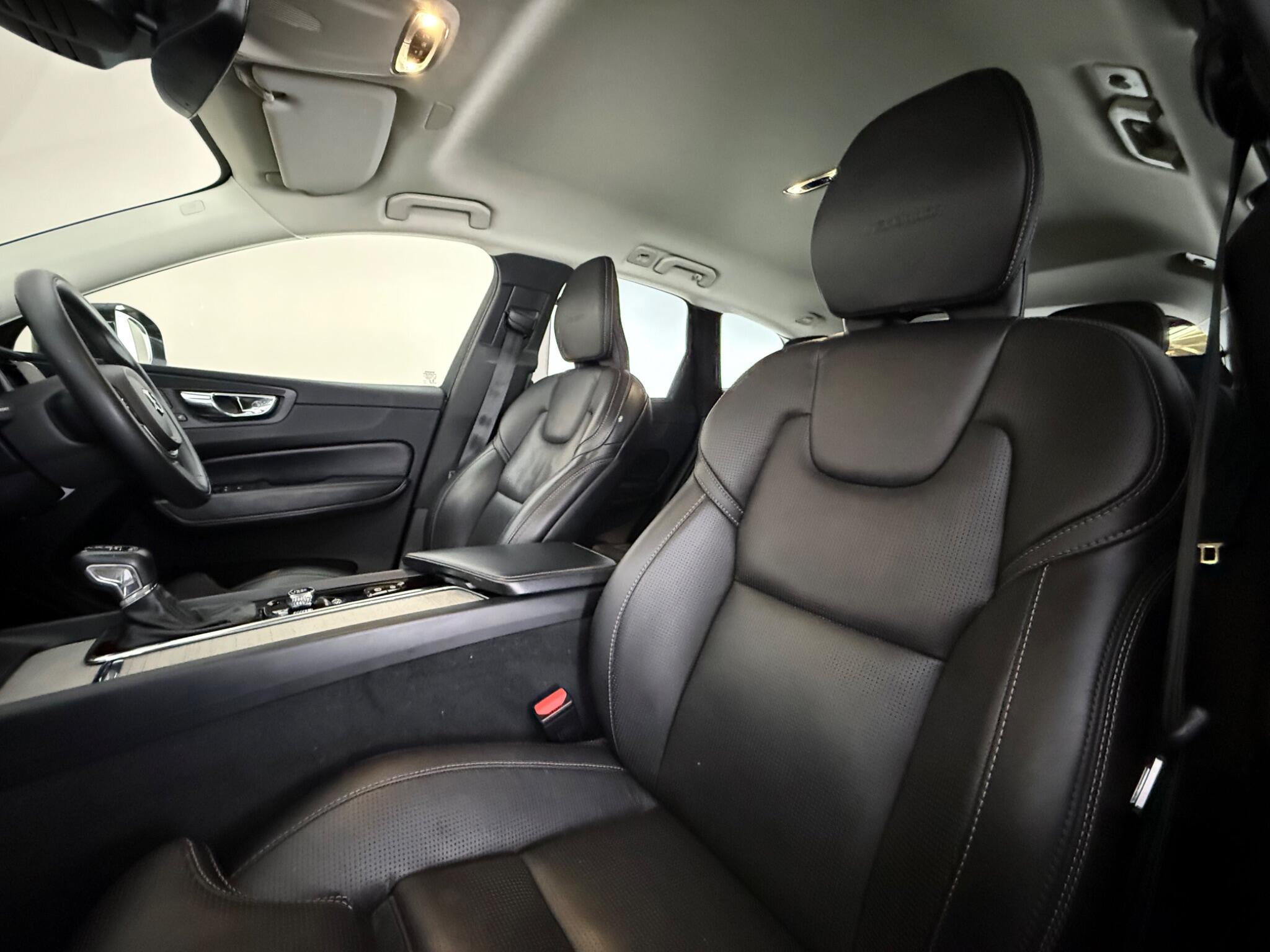 Volvo XC60 view 35