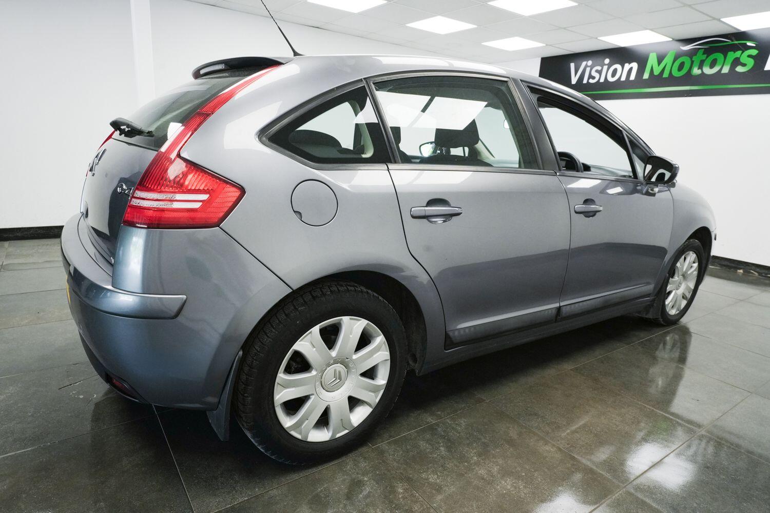 Citroen C4 view 4