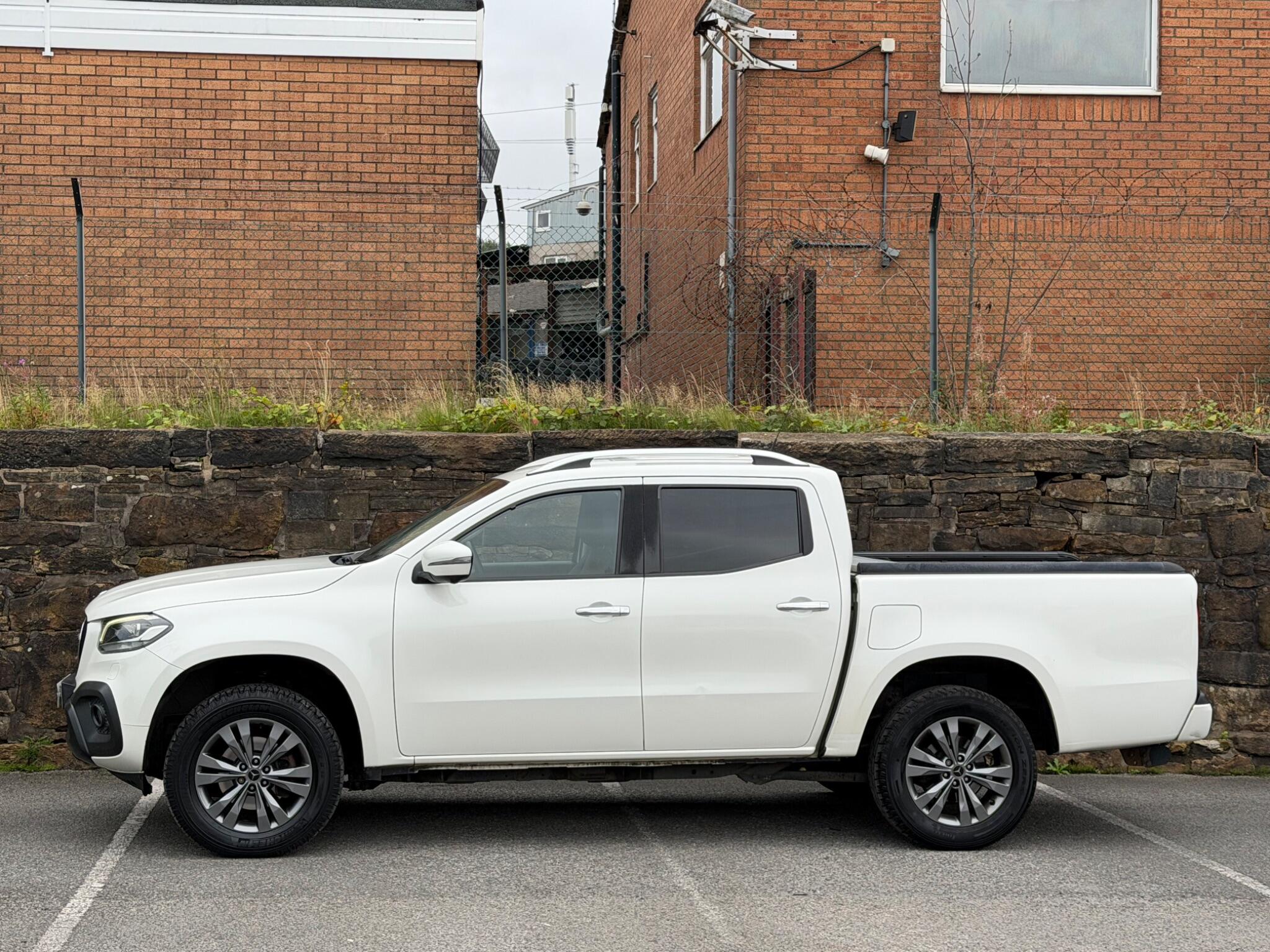 Mercedes-Benz X-Class view 4