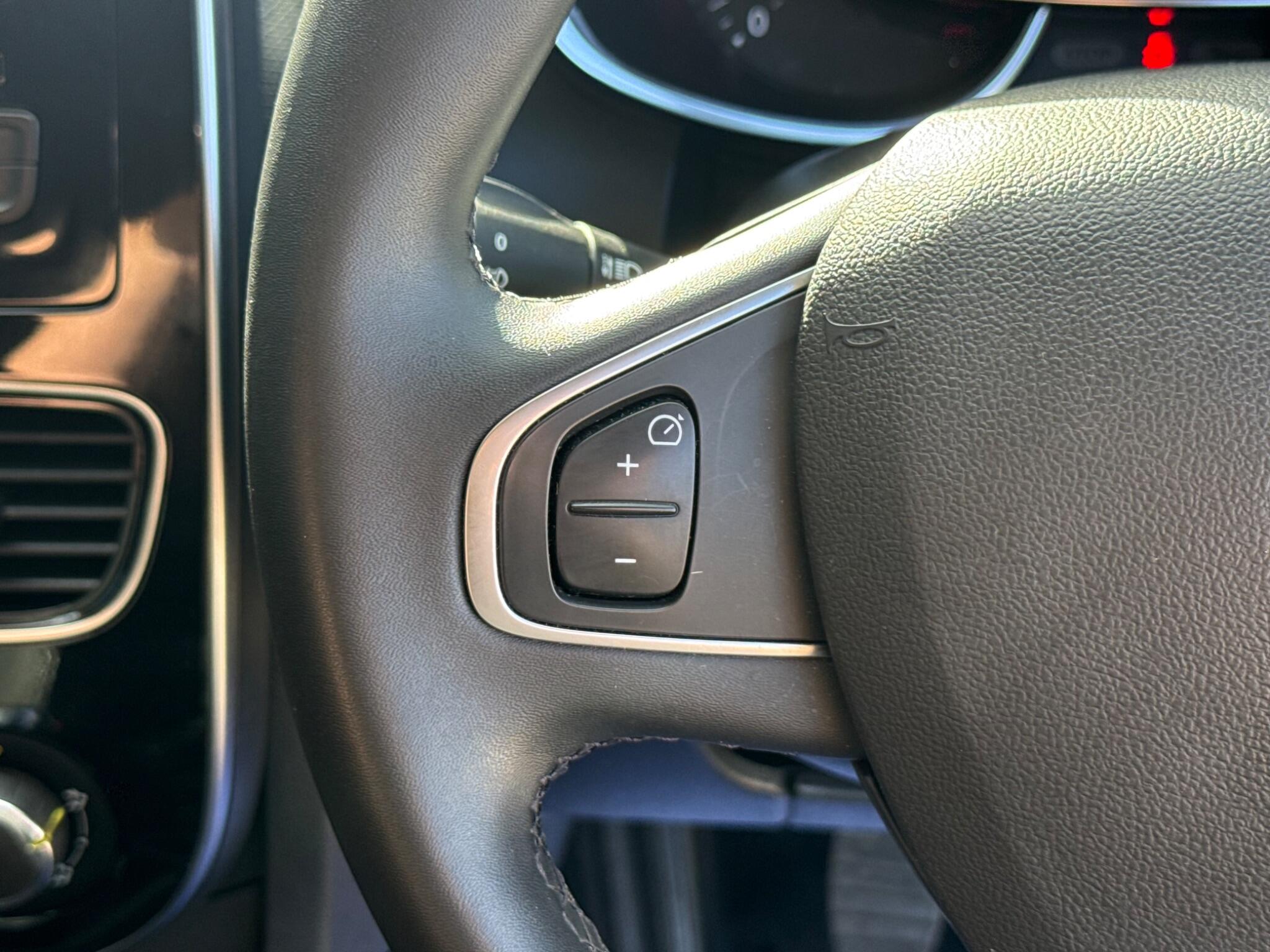 Renault Clio view 28