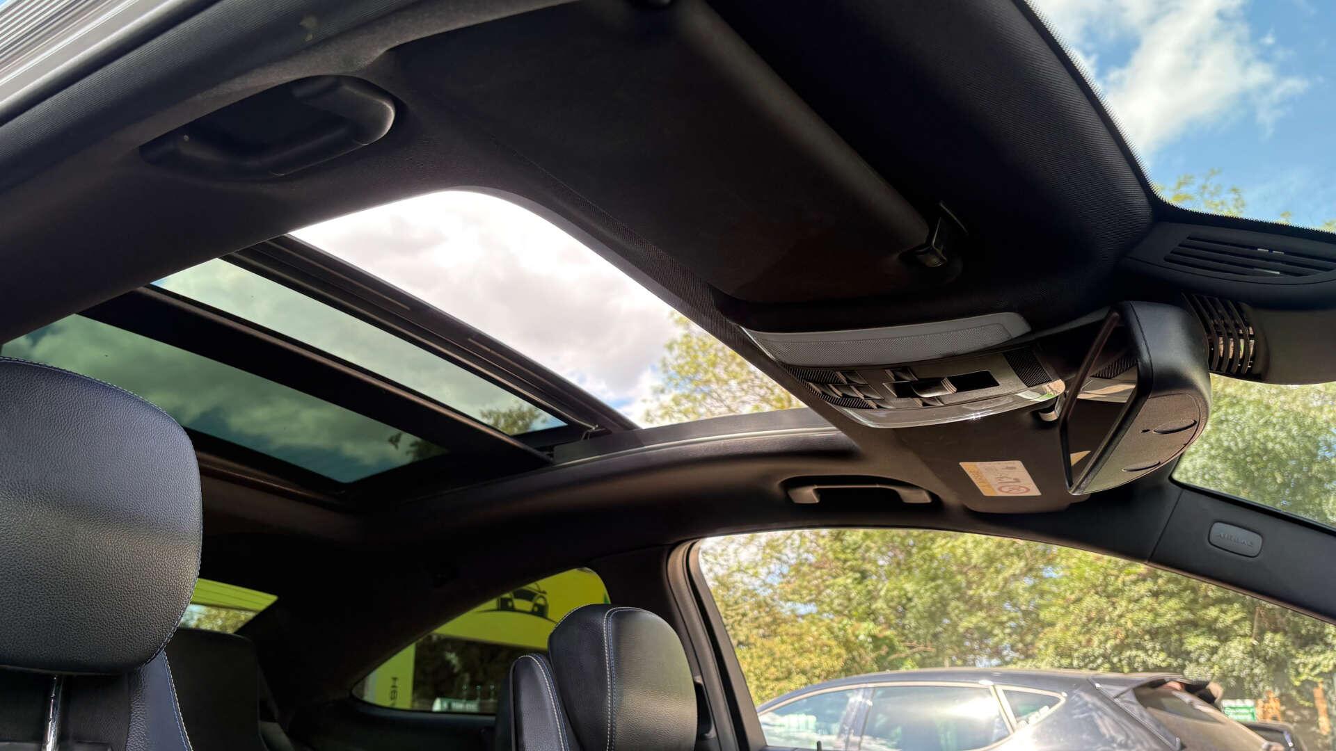 Mercedes-Benz C-Class view 12