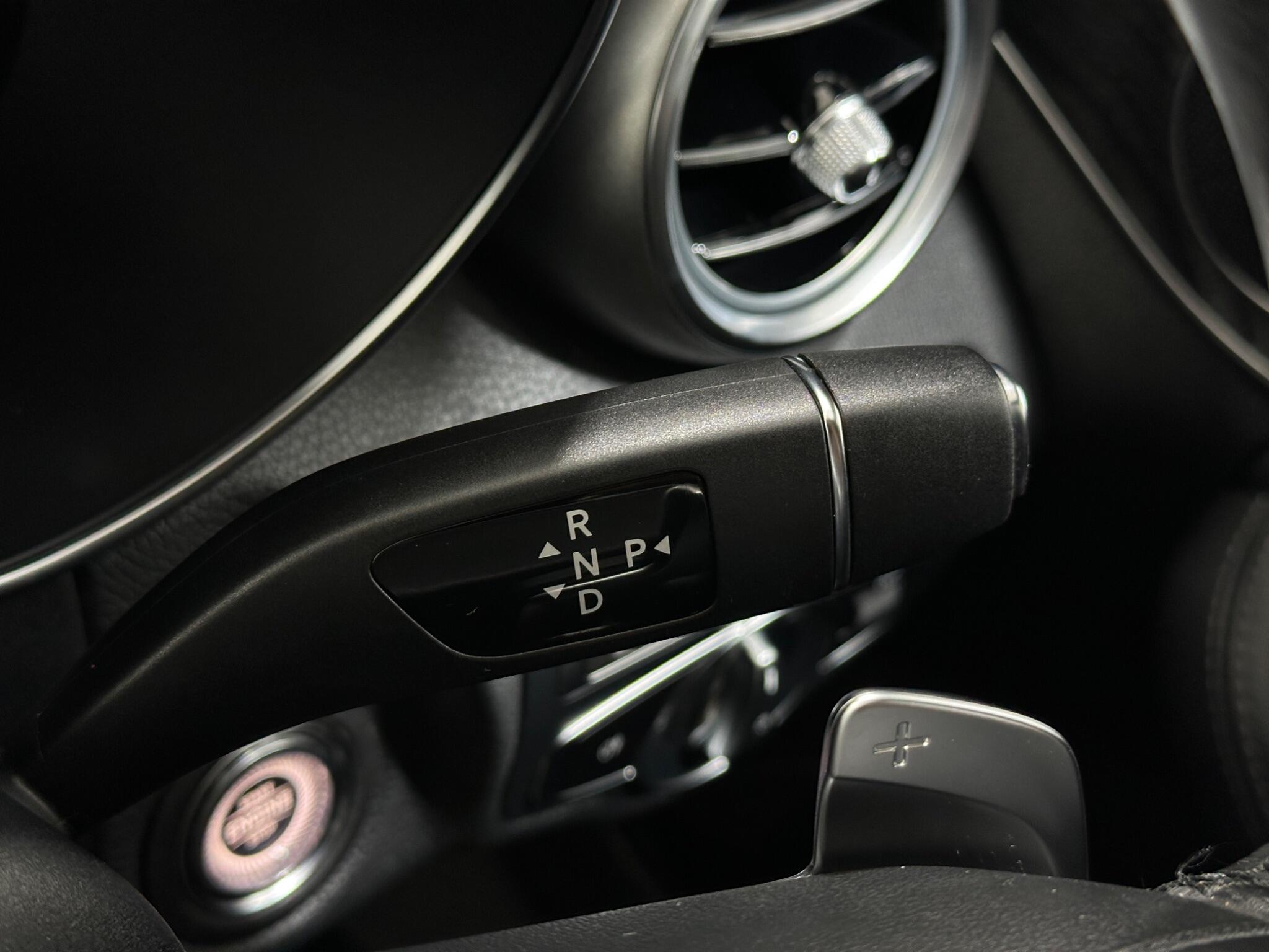 Mercedes-Benz C-Class view 17