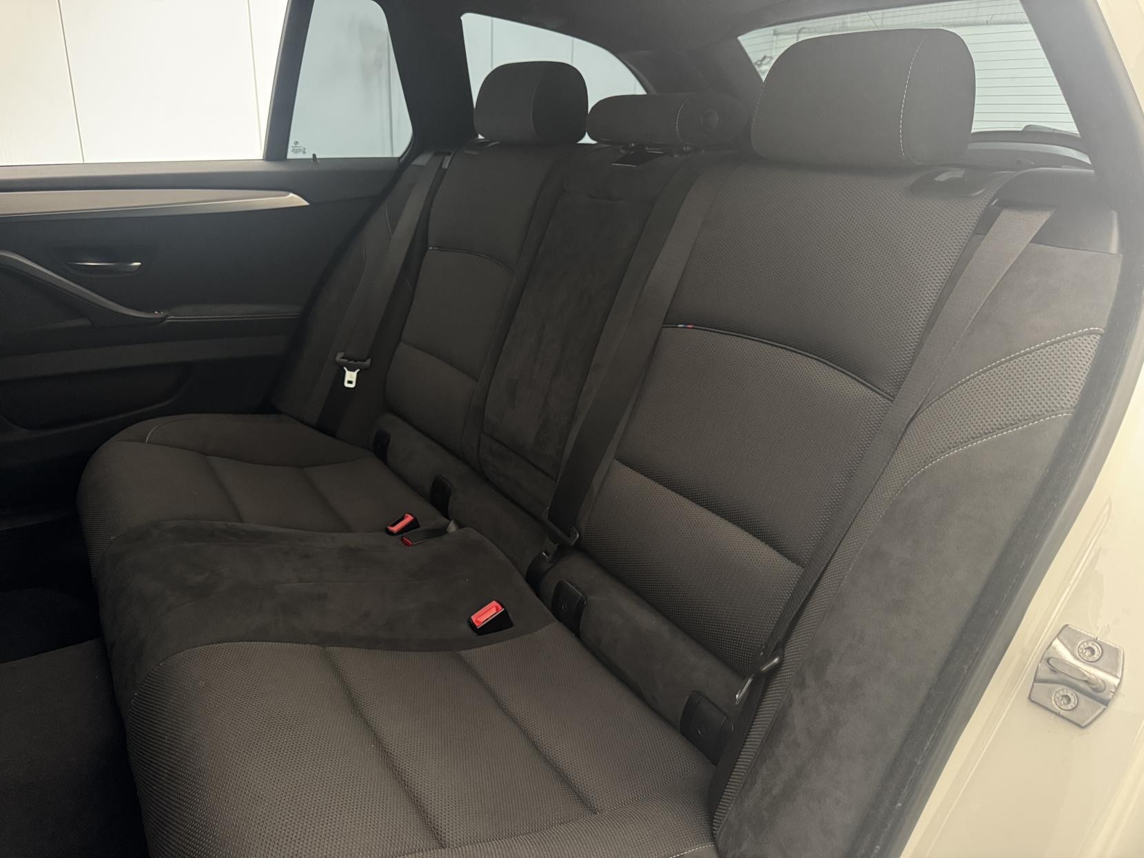 BMW 5 Series view 58