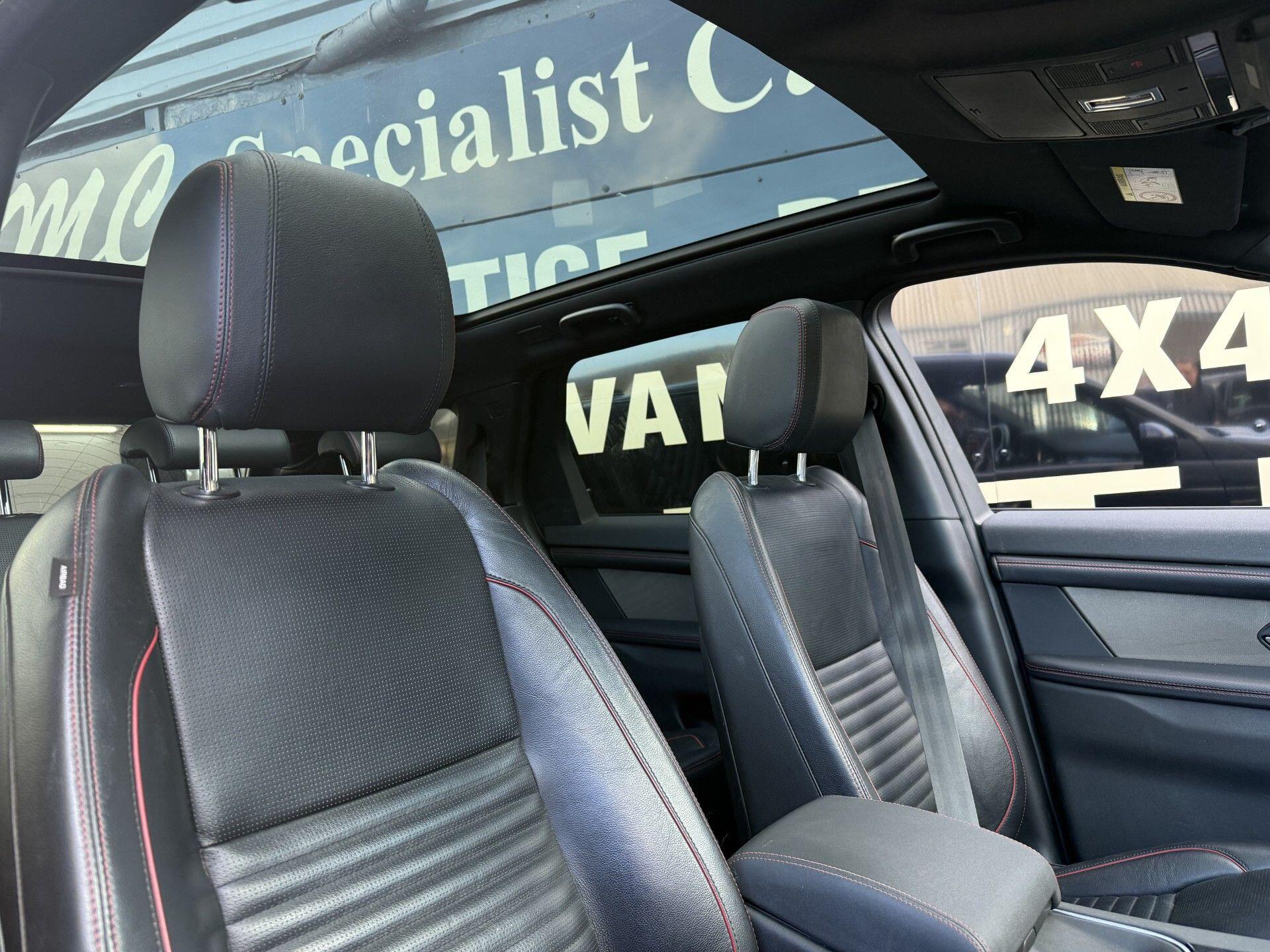 Land Rover Discovery Sport view 5